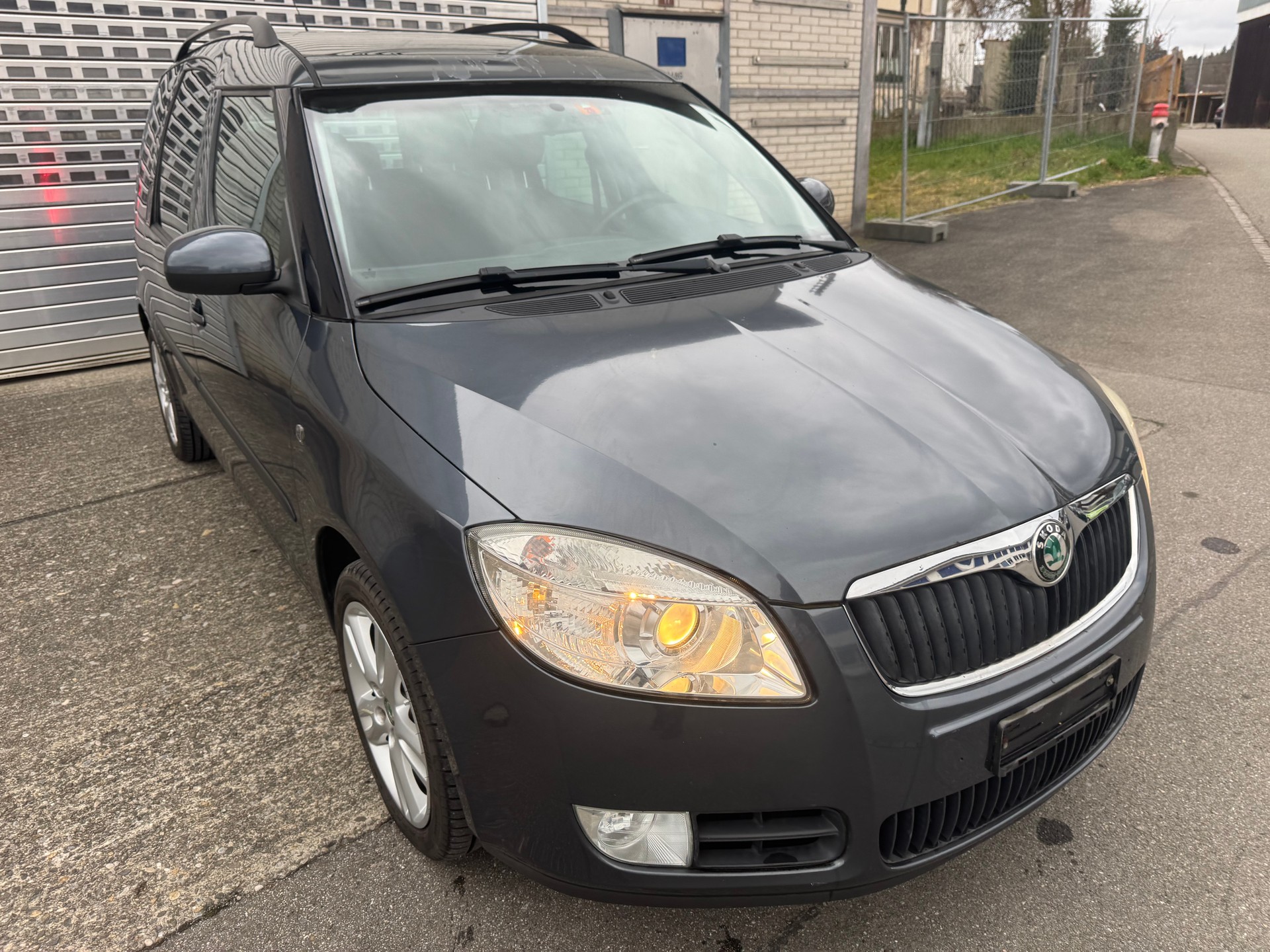 SKODA Roomster 1.6 Style-image-2