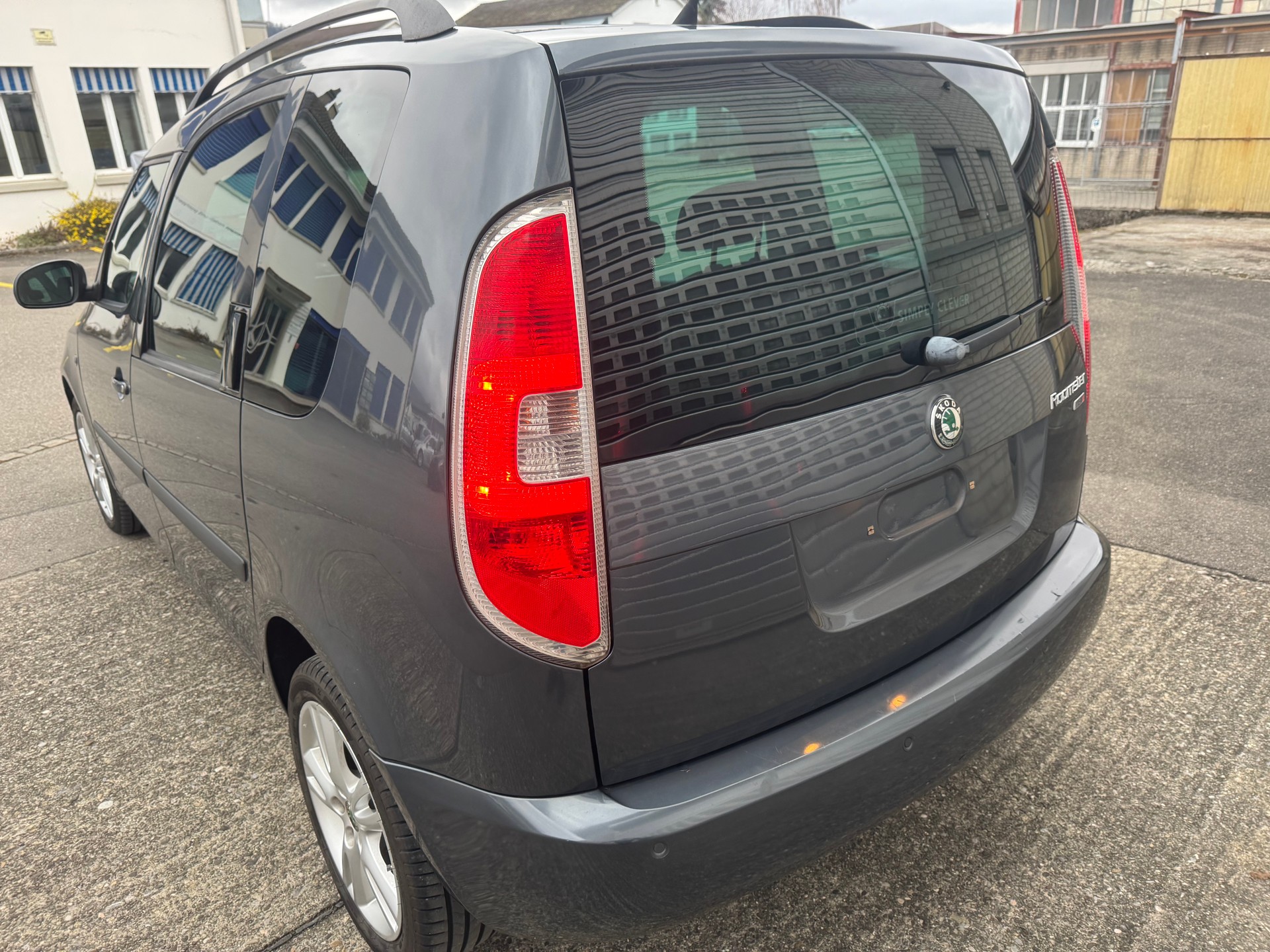 SKODA Roomster 1.6 Style-image-4