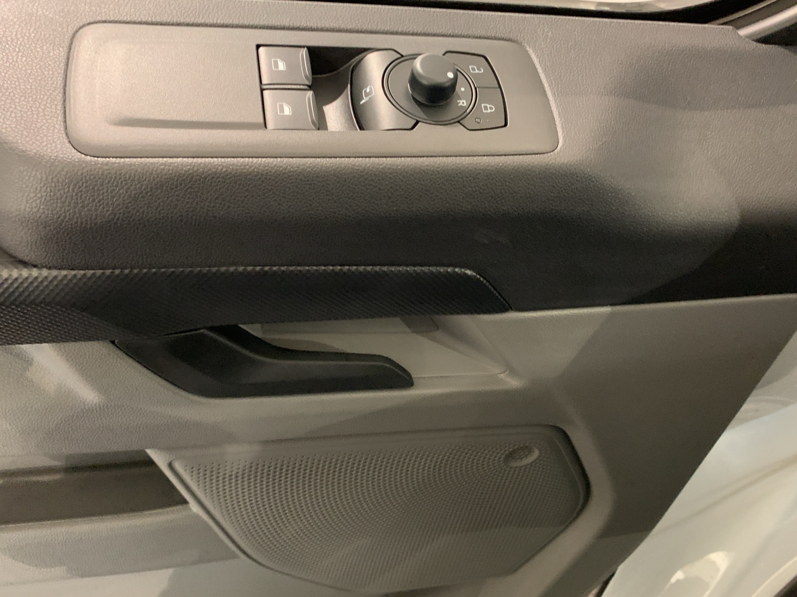 FORD E-Transit C Van 320 L1 Trend-image-7