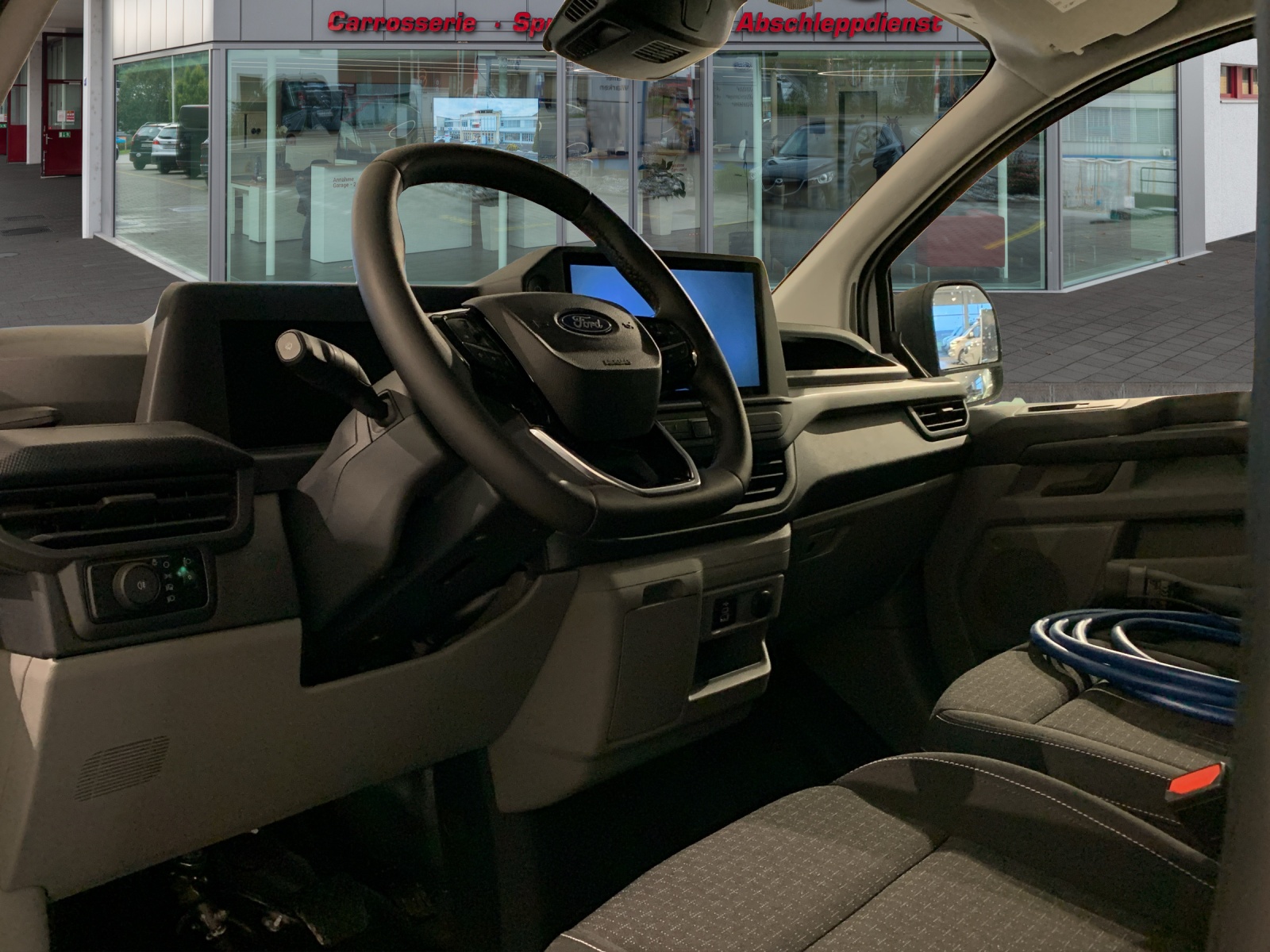 FORD E-Transit C Van 320 L1 Trend-image-6