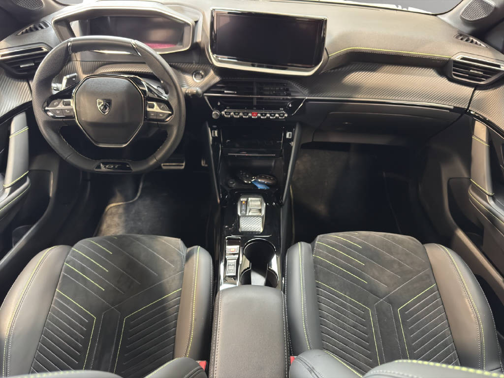PEUGEOT 208 1.2 Hybrid GT-image-9