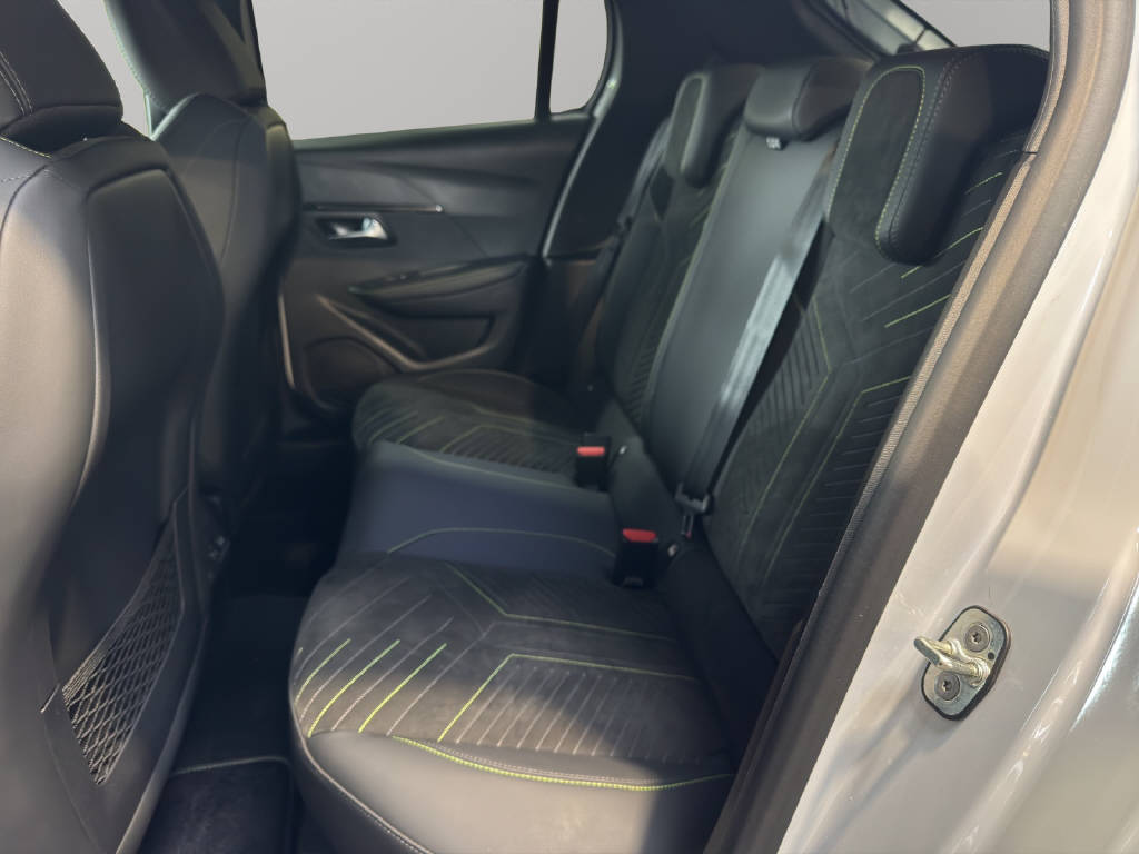 PEUGEOT 208 1.2 Hybrid GT-image-11