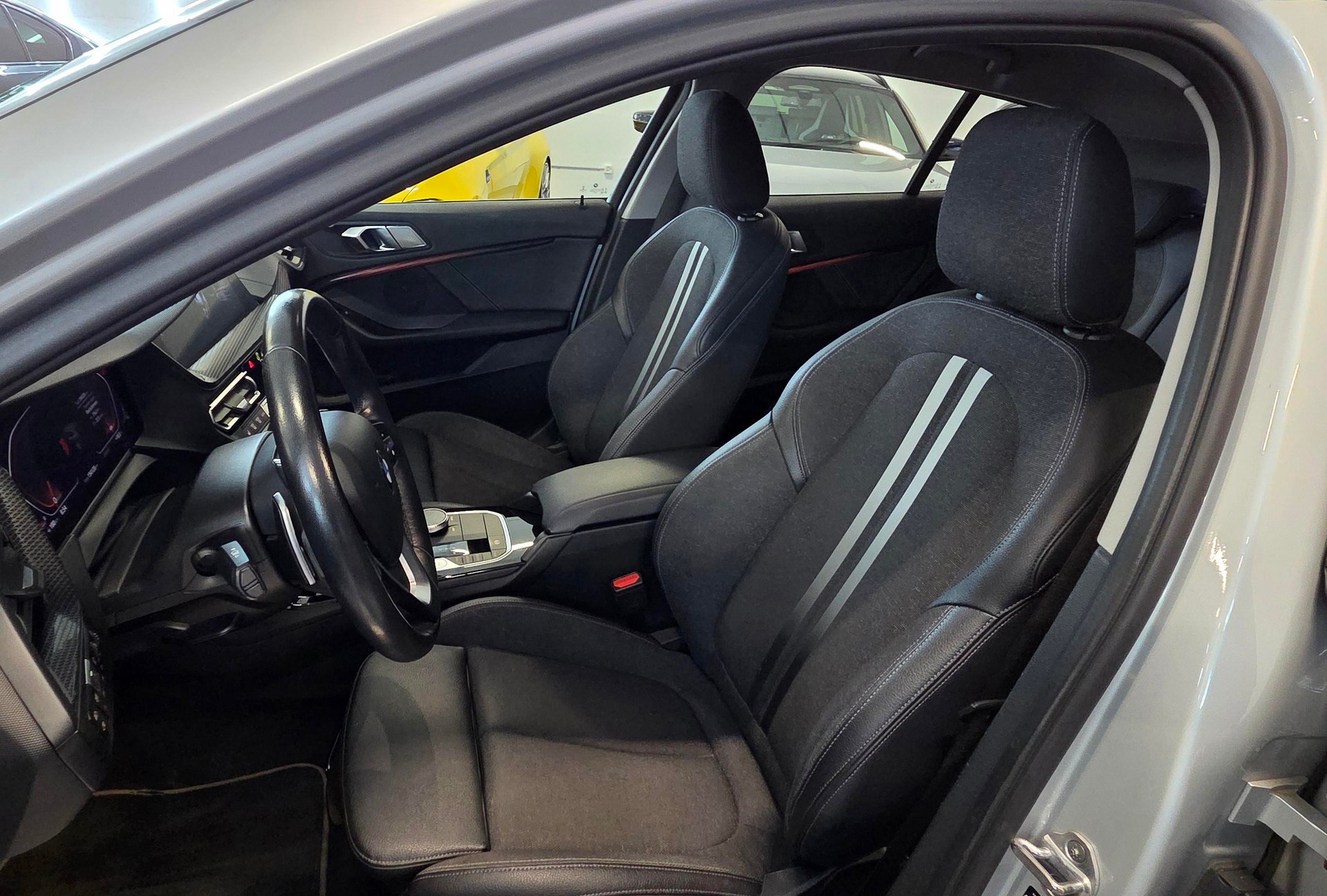 BMW 120d xDrive Steptronic Sport Line-image-6