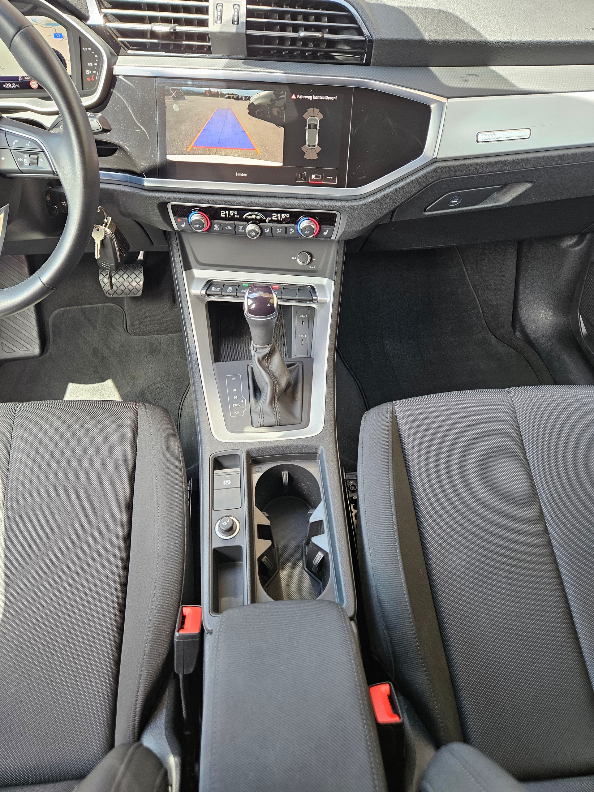 AUDI Q3 Sportback 45 TFSI e Attraction S-tronic-image-12