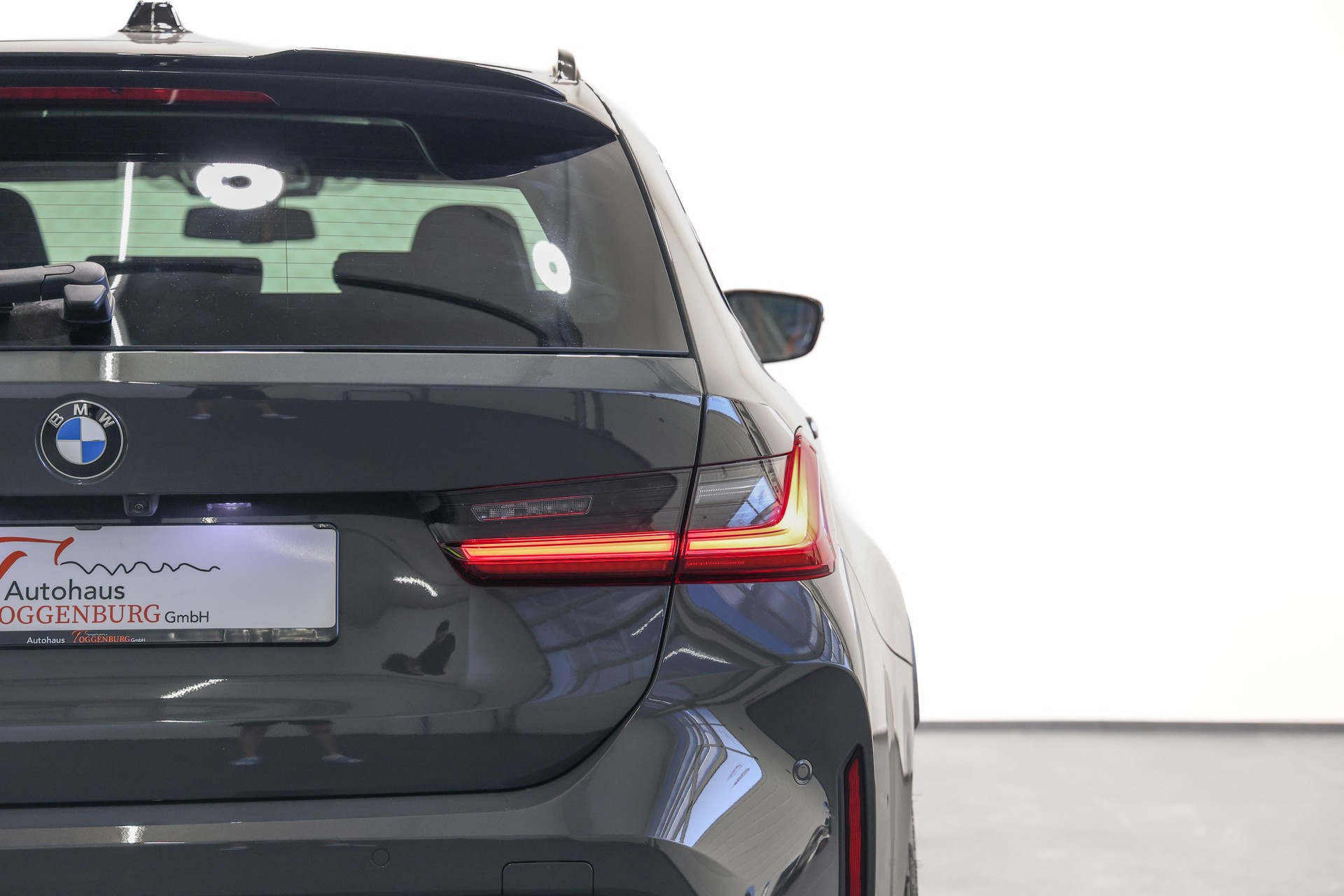 BMW M3 Touring xDrive Competition M LCI *Werksgarantie bis 07.2028*Individual Dravitgrau*Carbonschalensitze*-image-15