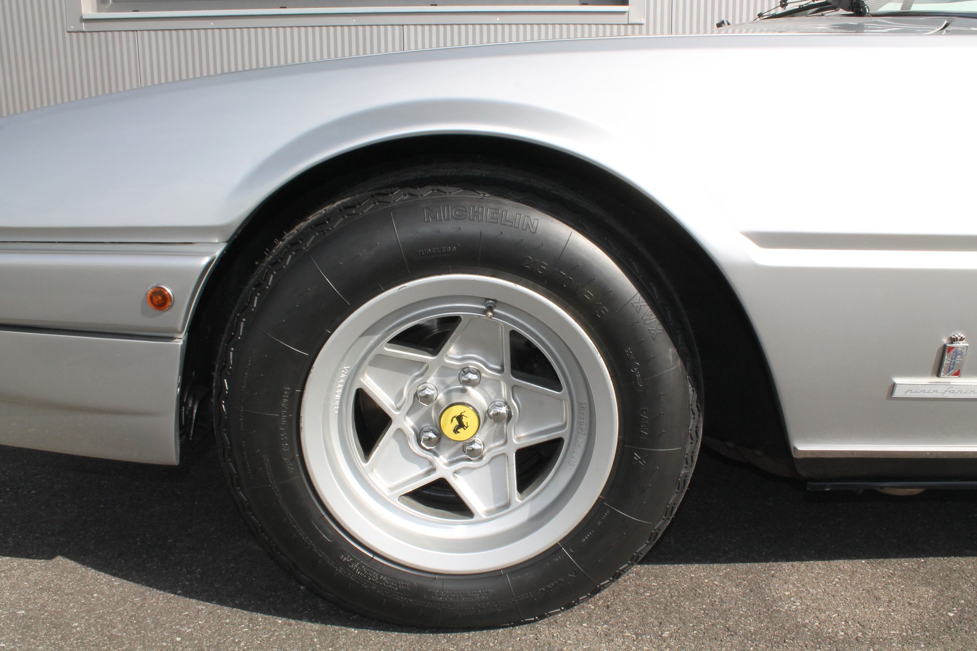 FERRARI 400-image-7