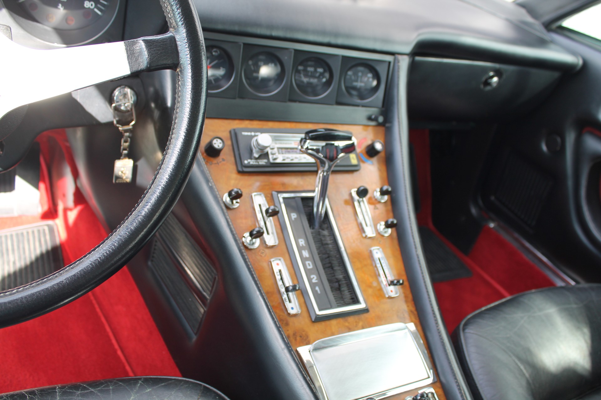 FERRARI 400-image-14