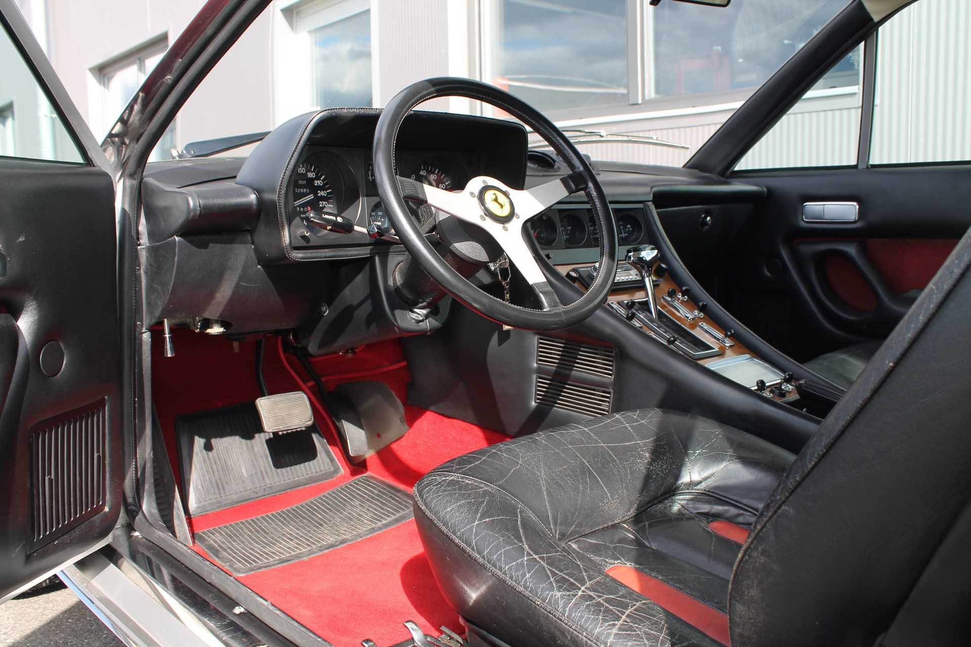 FERRARI 400-image-10