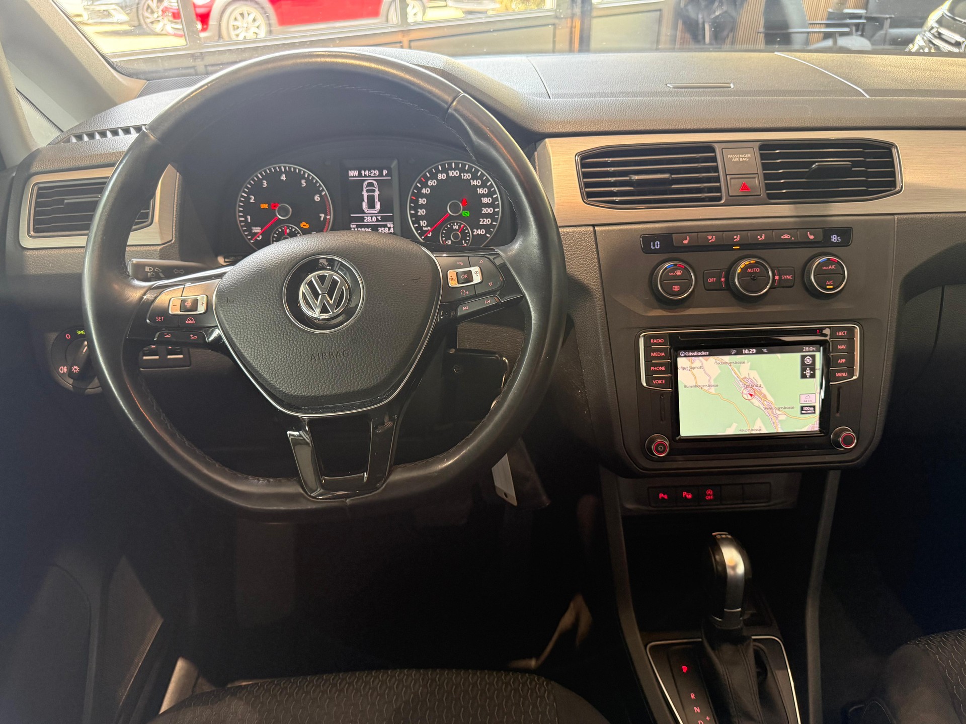 VW CaddyMaxi 1.4 TSI Liberty DSG-image-13