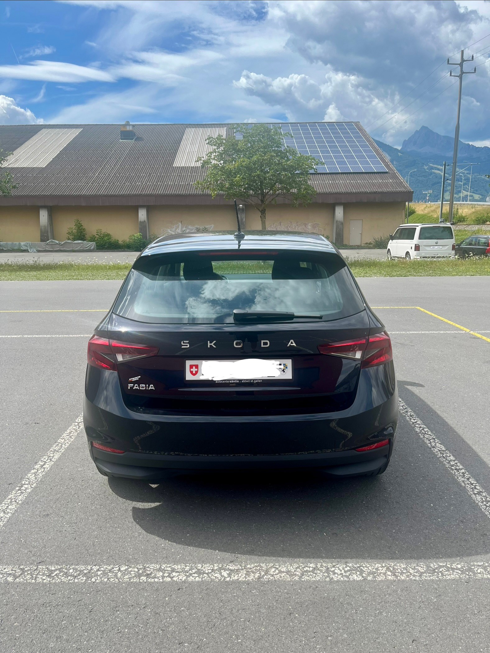 SKODA 1.0 MPI Essence-image-2