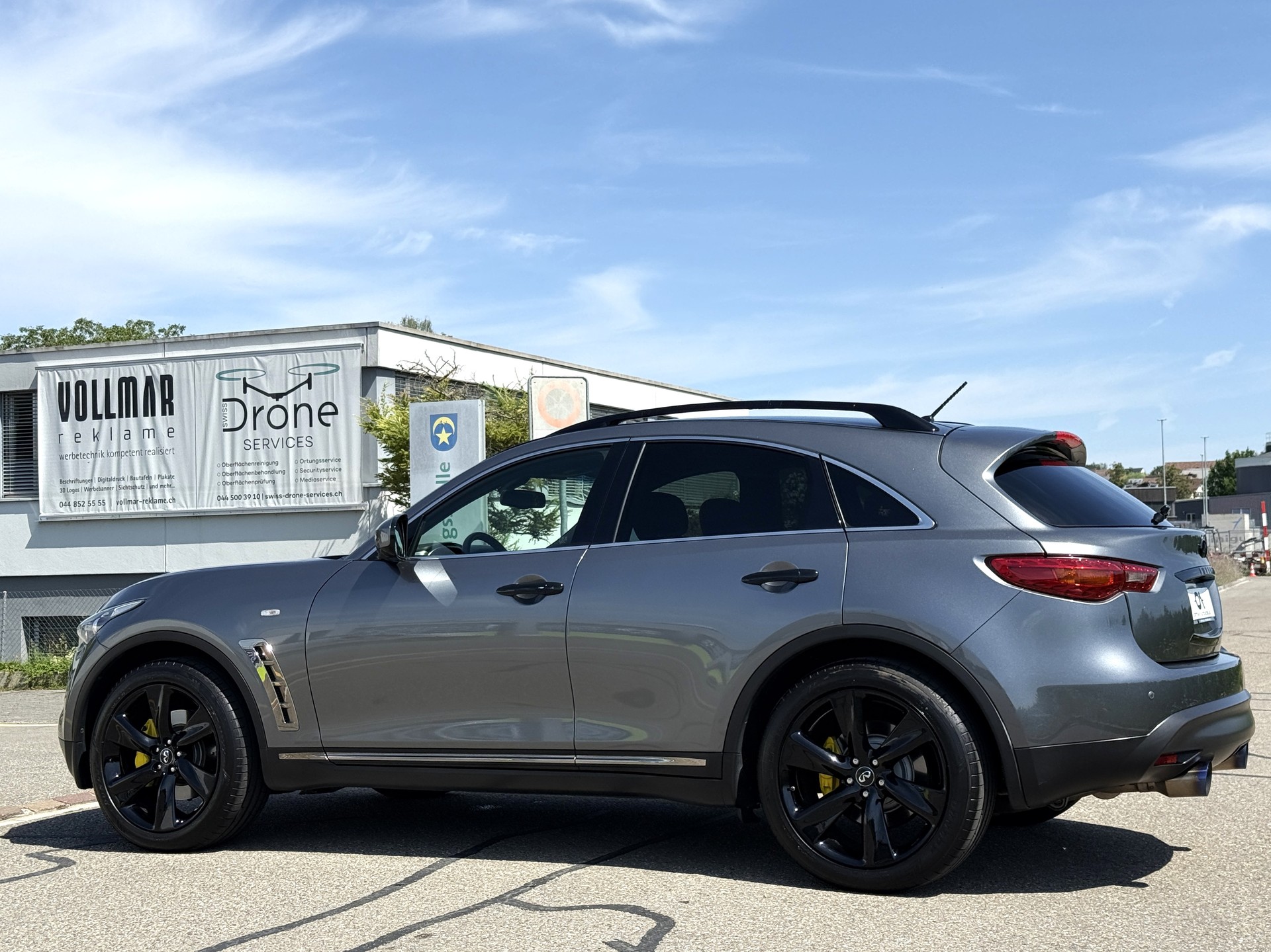 INFINITI QX70 3.7 S Premium AWD Automatic - *2.HAND* - *VOLLAUSSTATTUNG* - *8-FACH 21" RÄDER* - *GARANTIE*-showroom-element-3