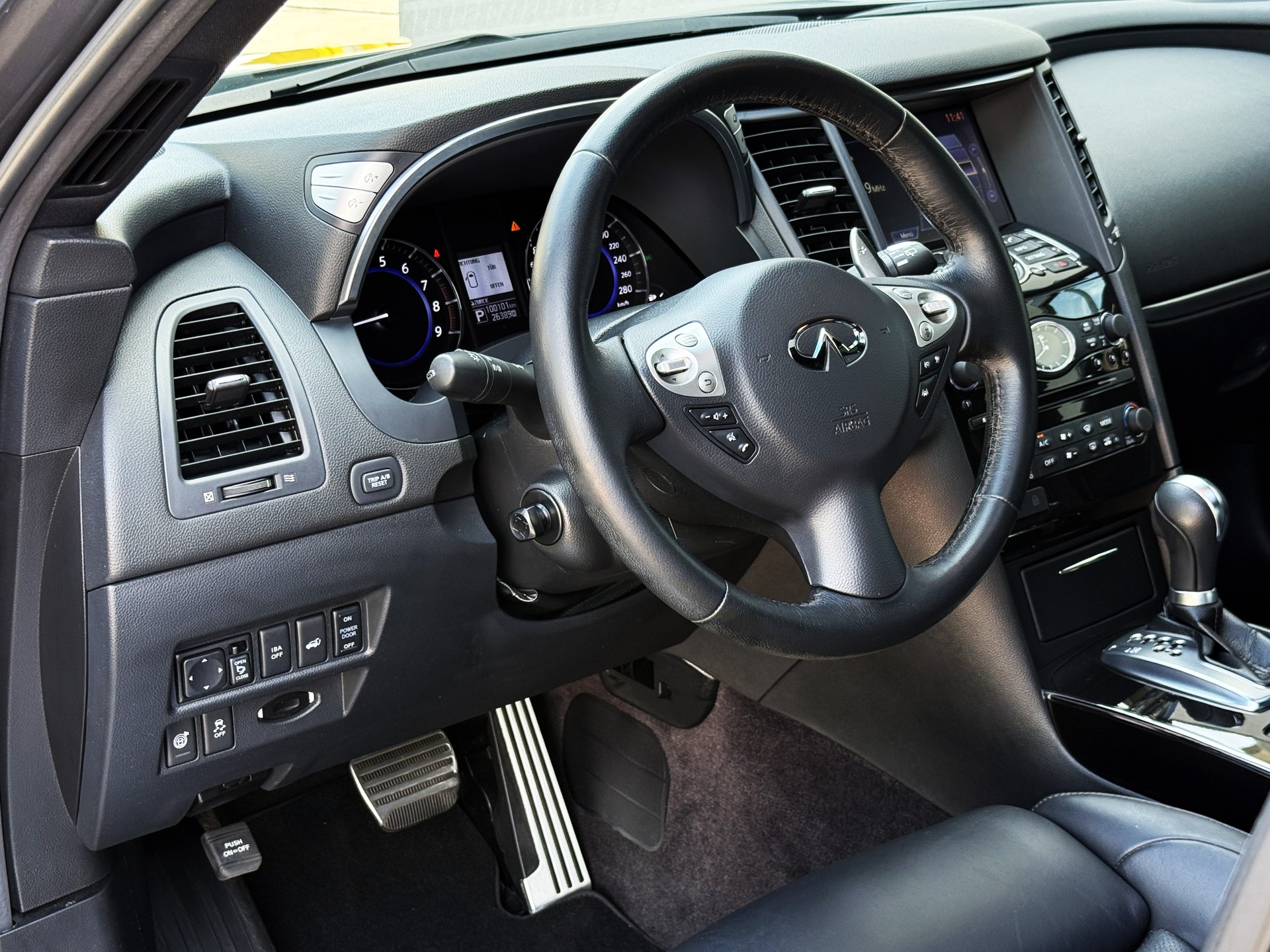 INFINITI QX70 3.7 S Premium AWD Automatic - *2.HAND* - *VOLLAUSSTATTUNG* - *8-FACH 21" RÄDER* - *GARANTIE*-image-13