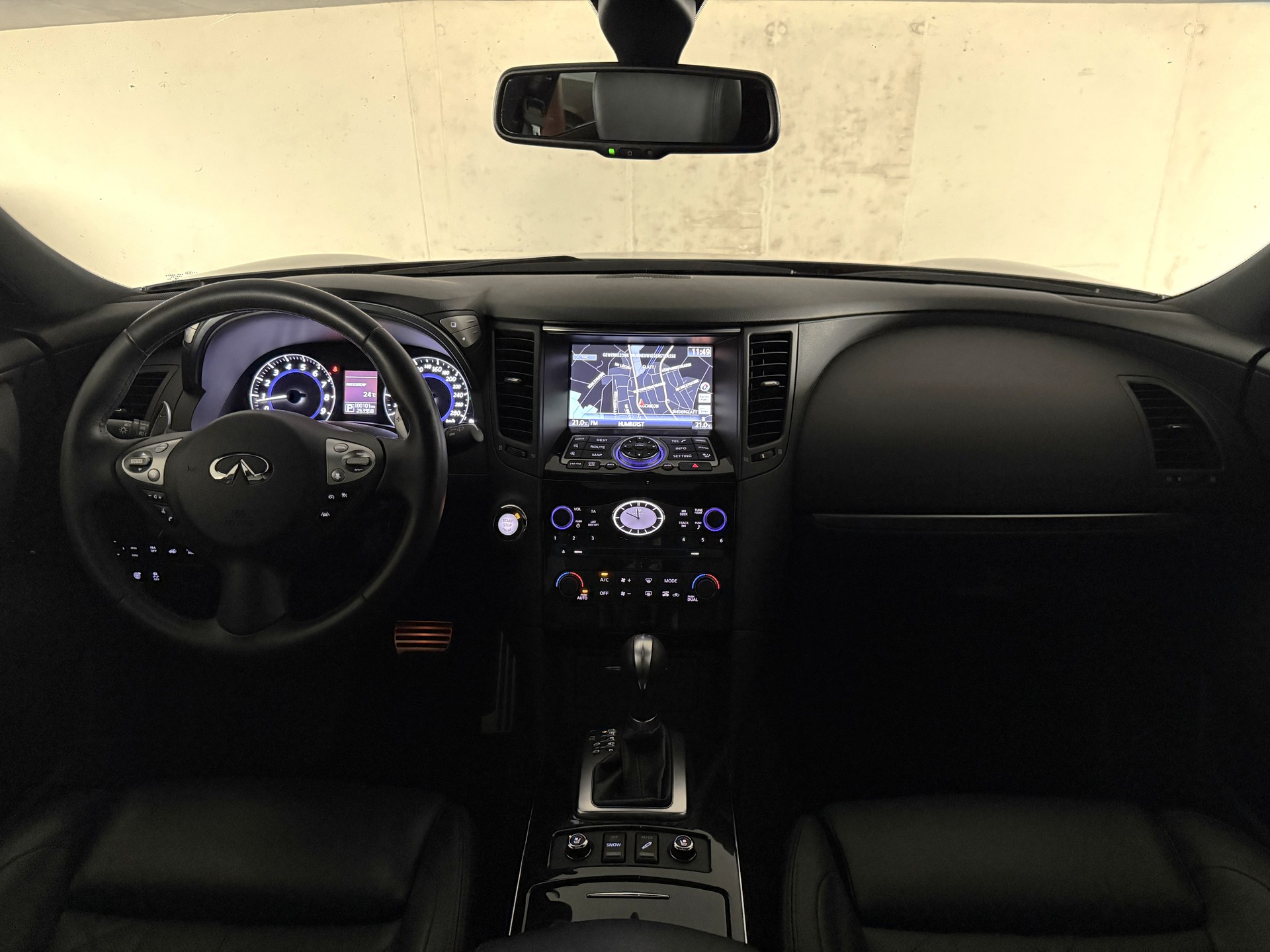INFINITI QX70 3.7 S Premium AWD Automatic - *2.HAND* - *VOLLAUSSTATTUNG* - *8-FACH 21" RÄDER* - *GARANTIE*-image-25