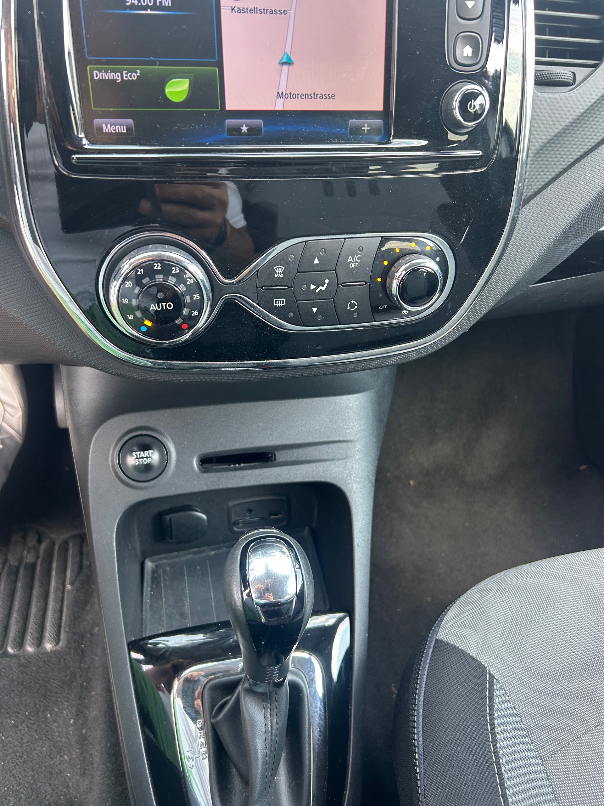 RENAULT Captur 1.2 T 16V Swiss Edition EDC-showroom-element-2