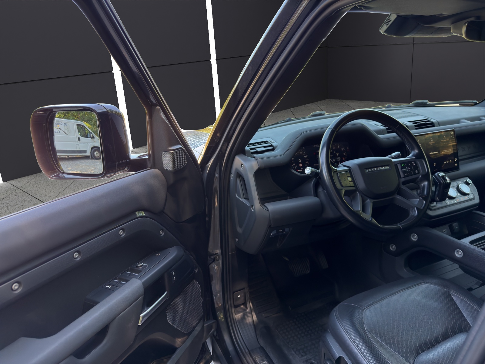 LAND ROVER Defender 110 P400 I6 X-Dynamic S 3.0 AT8-image-11