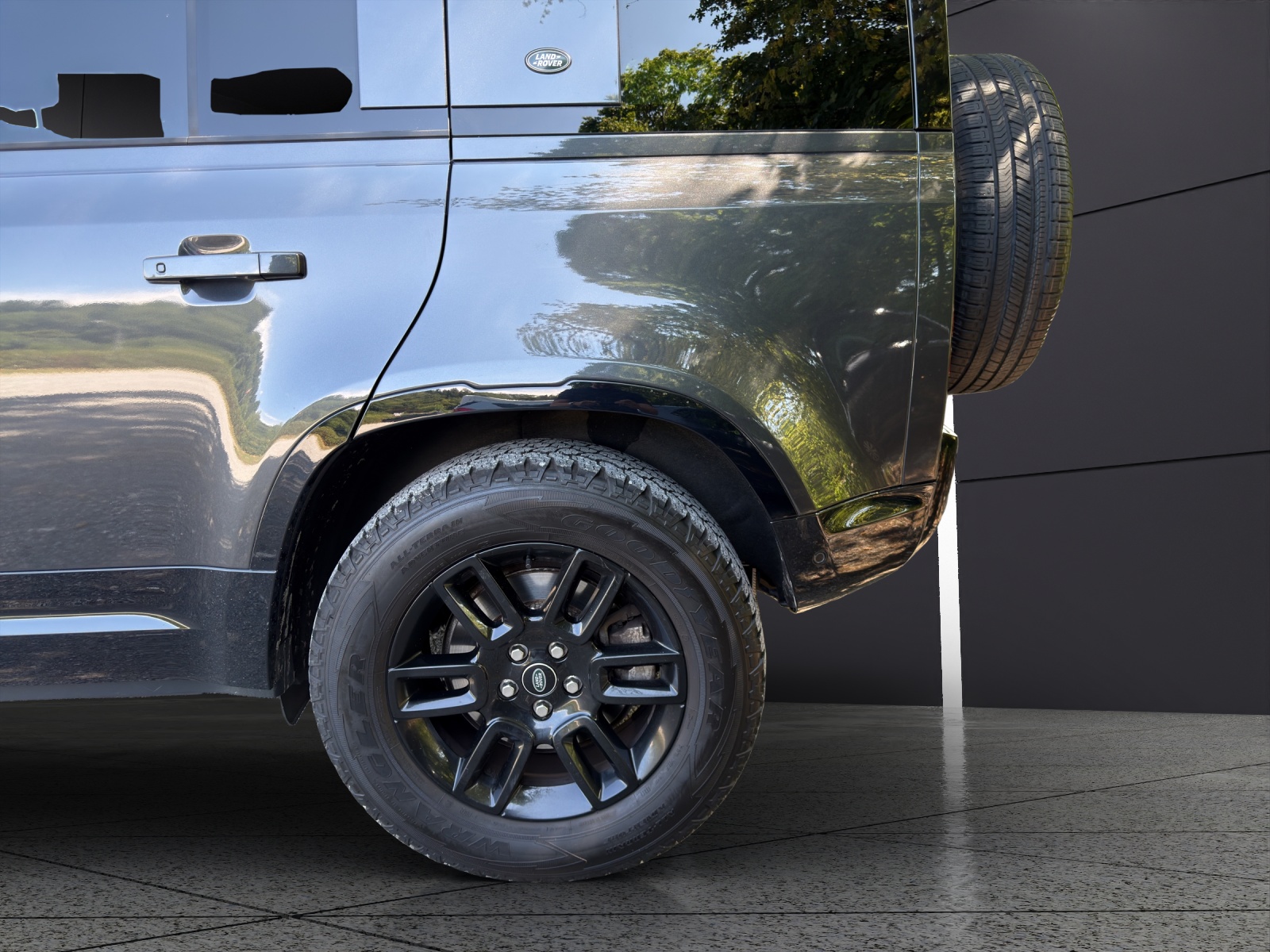 LAND ROVER Defender 110 P400 I6 X-Dynamic S 3.0 AT8-image-9