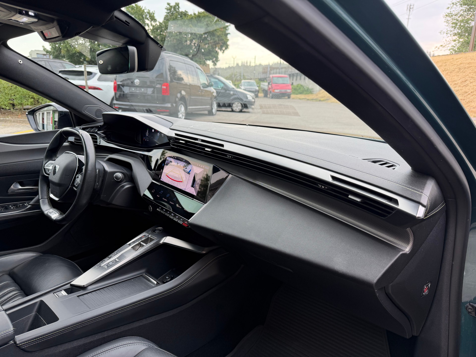 PEUGEOT 308 SW 1.2 Pure Tech GT Pack EAT8-image-18
