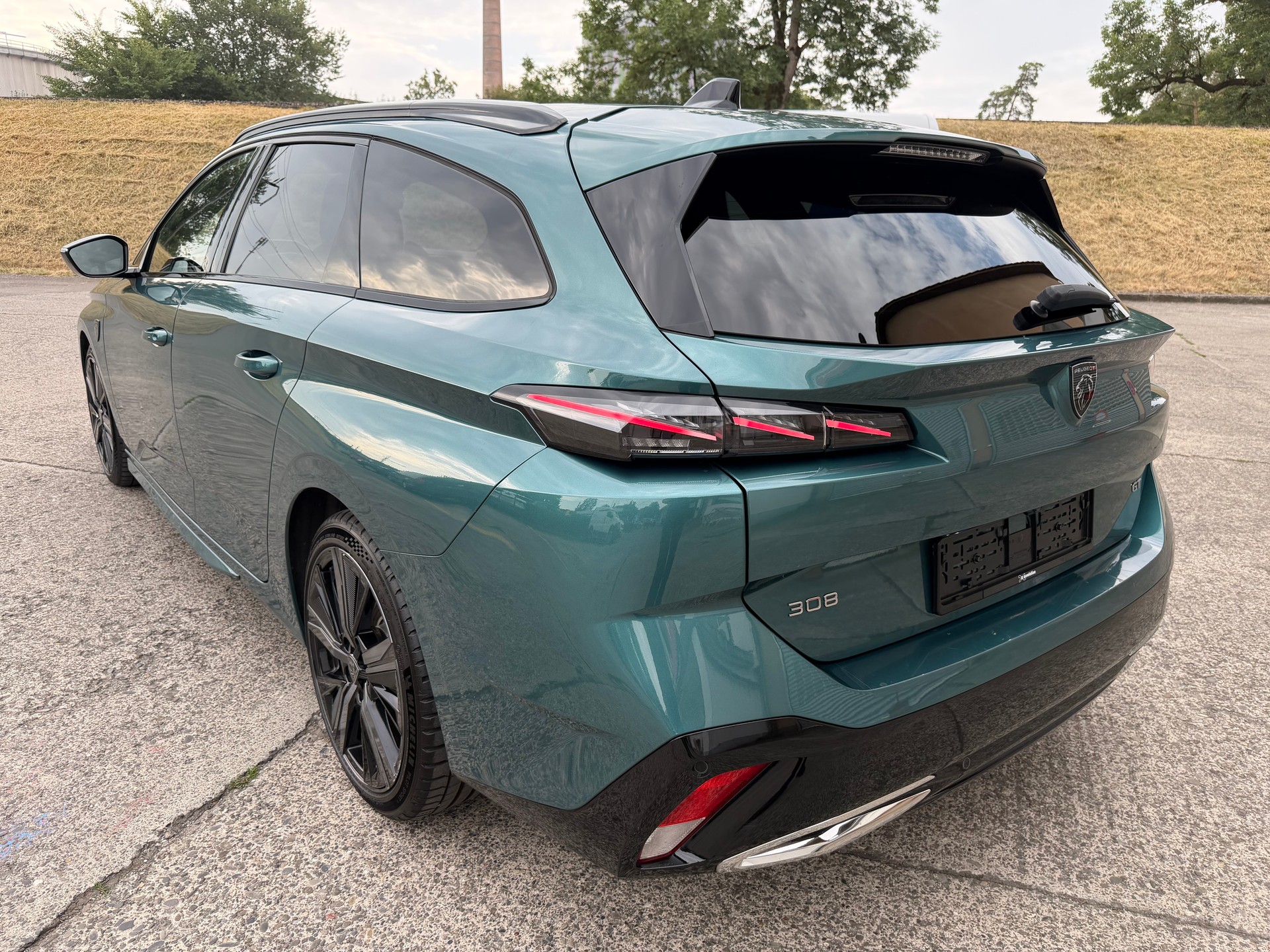 PEUGEOT 308 SW 1.2 Pure Tech GT Pack EAT8-showroom-element-2