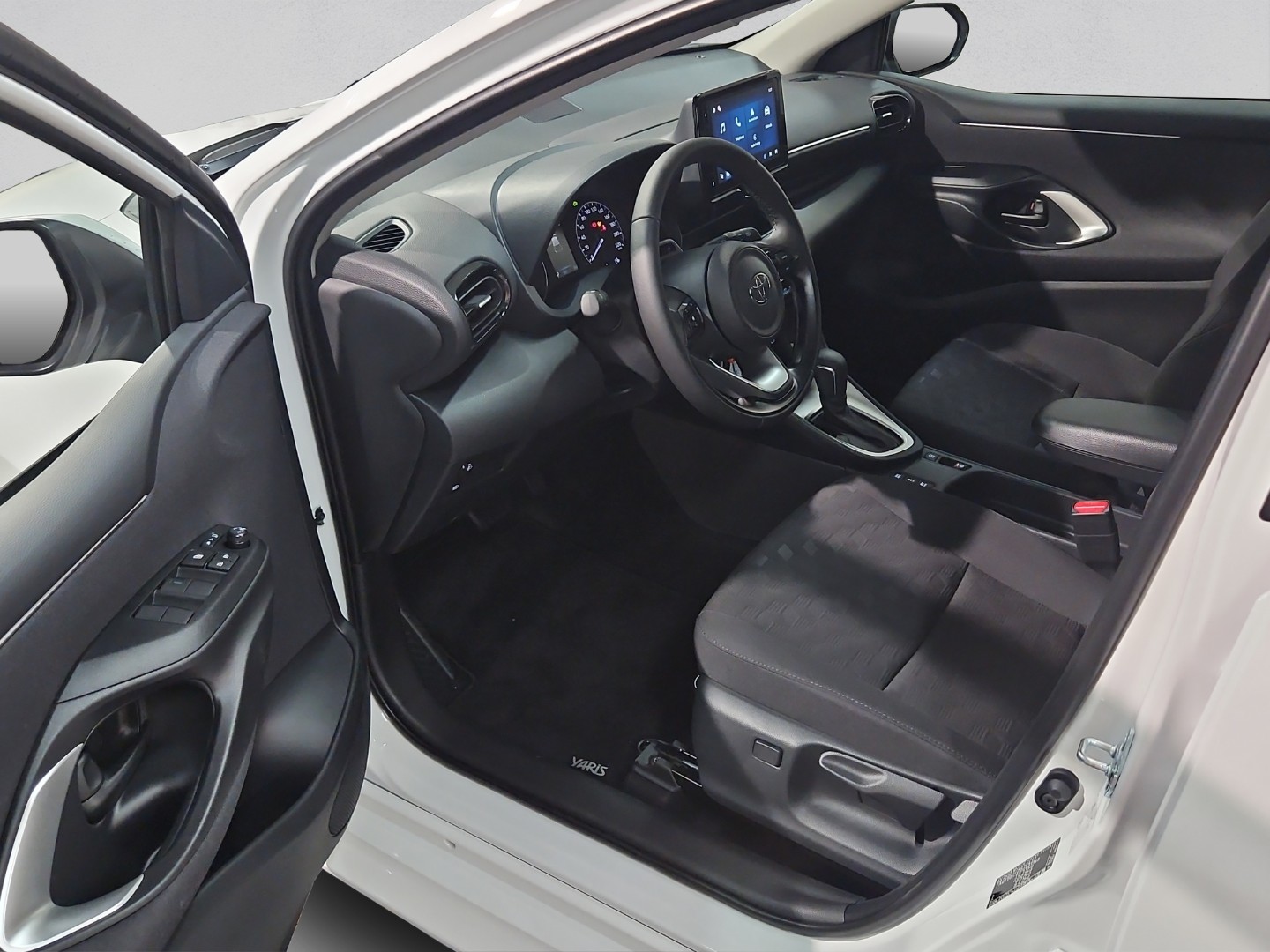 TOYOTA Yaris 1.5 Comfort e-CVT-image-22