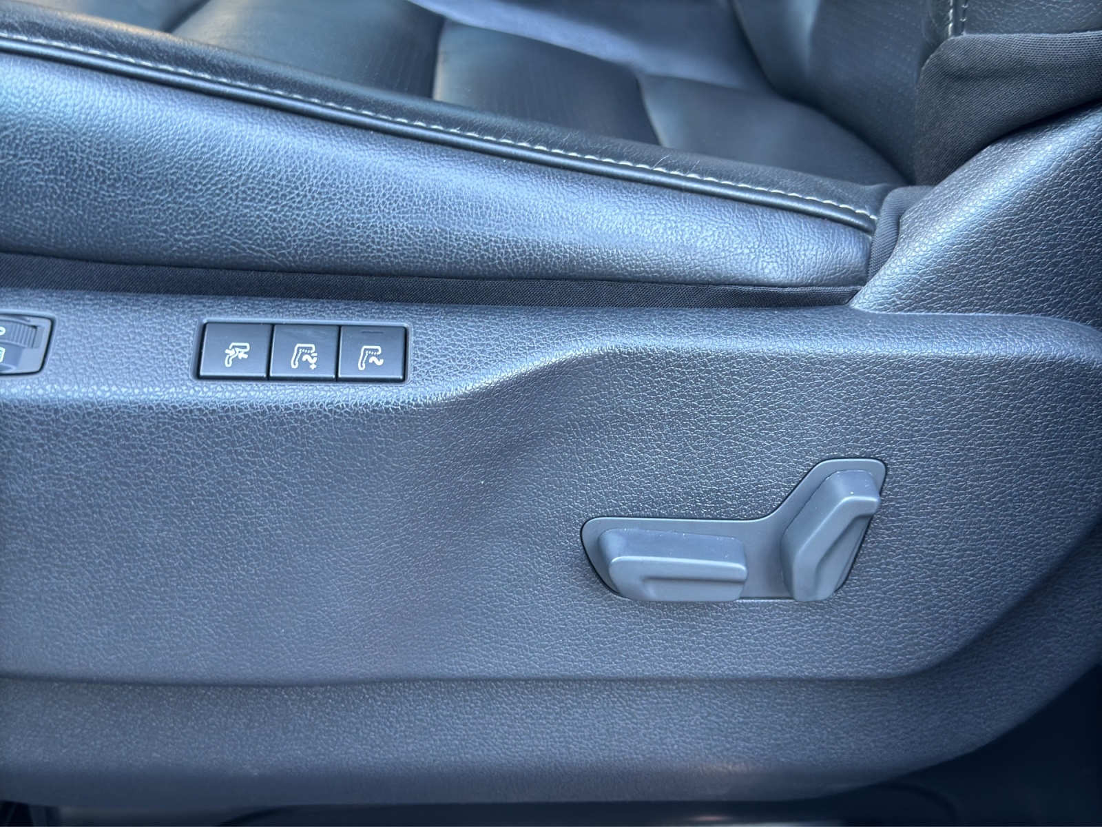 PEUGEOT Traveller Allure Standard-image-11