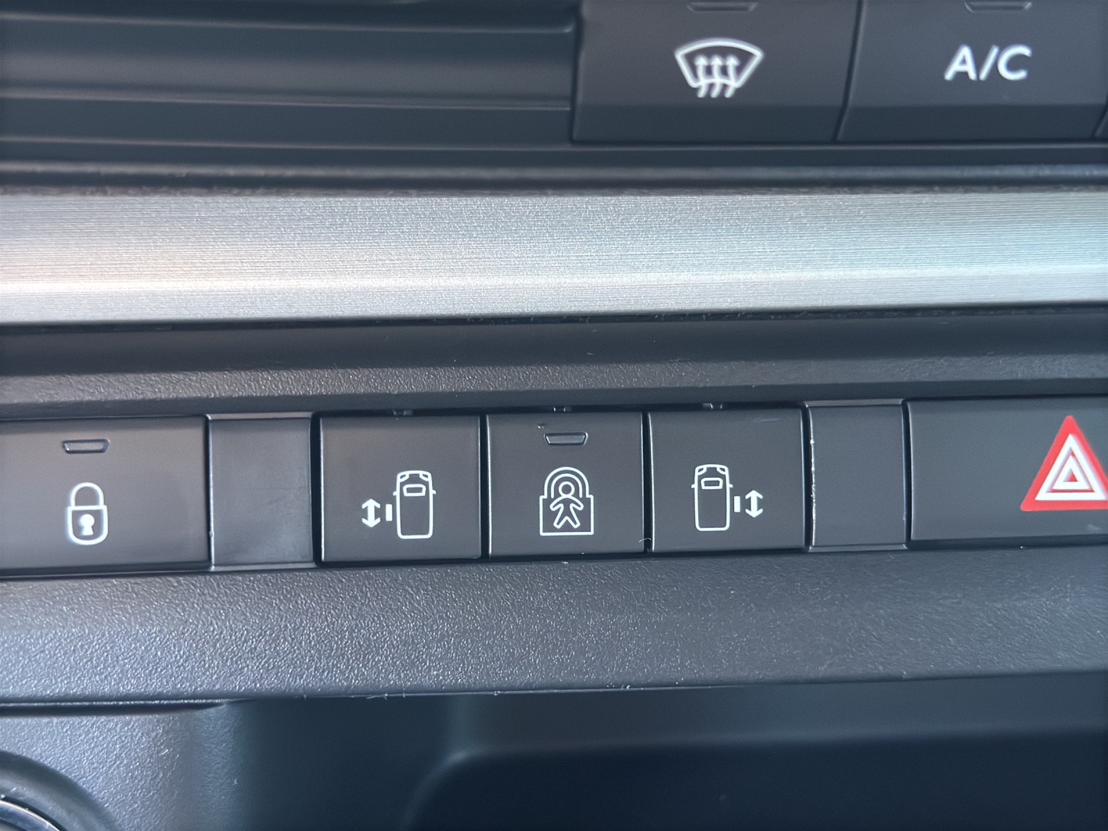 PEUGEOT Traveller Allure Standard-image-10