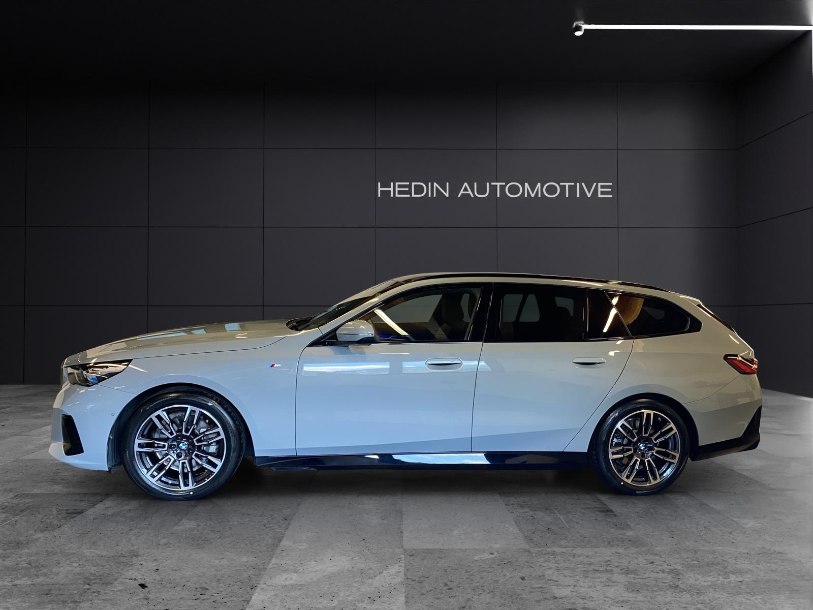 BMW 520d xDrive Touring-showroom-element-1