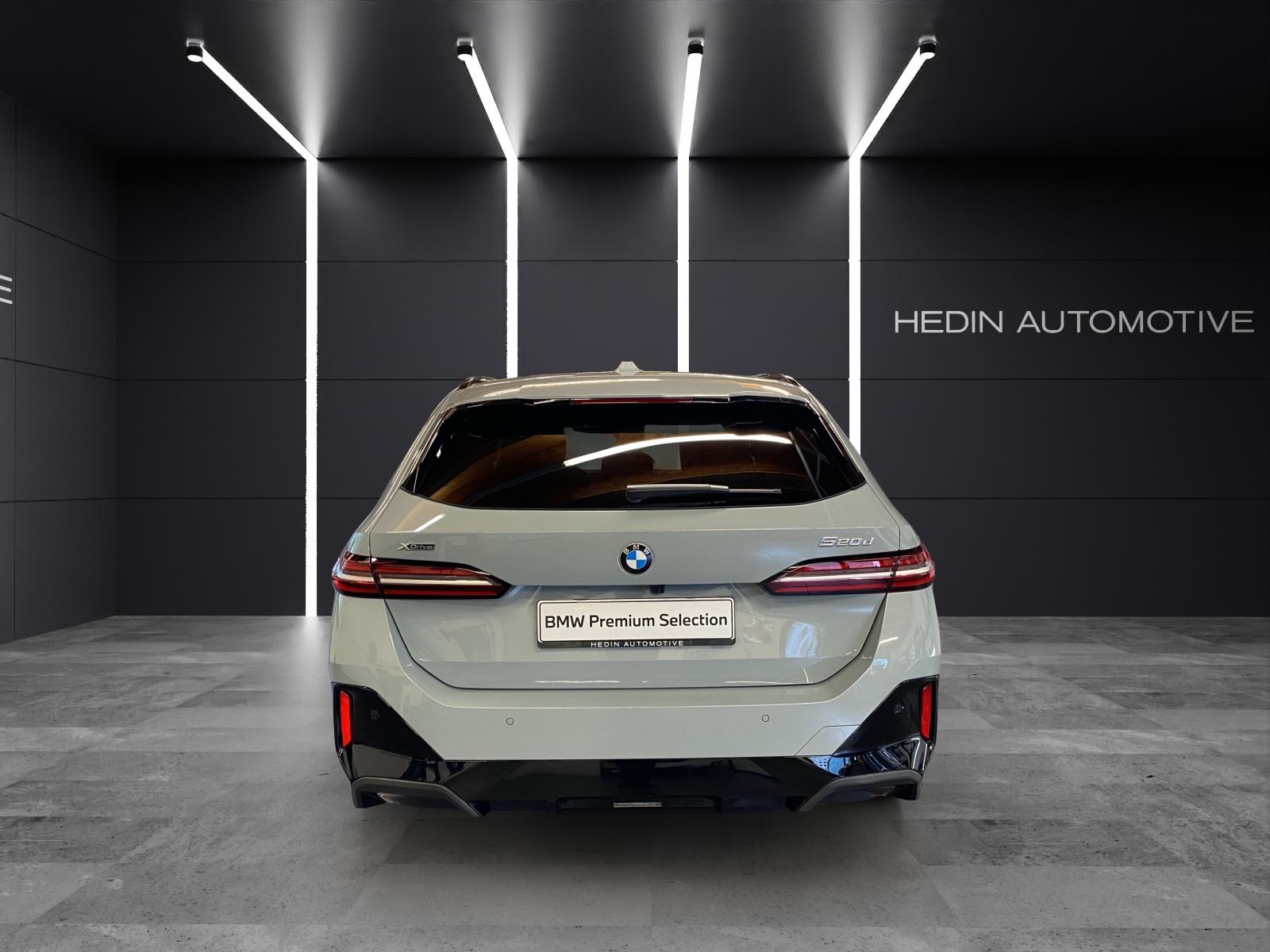 BMW 520d xDrive Touring-showroom-element-3