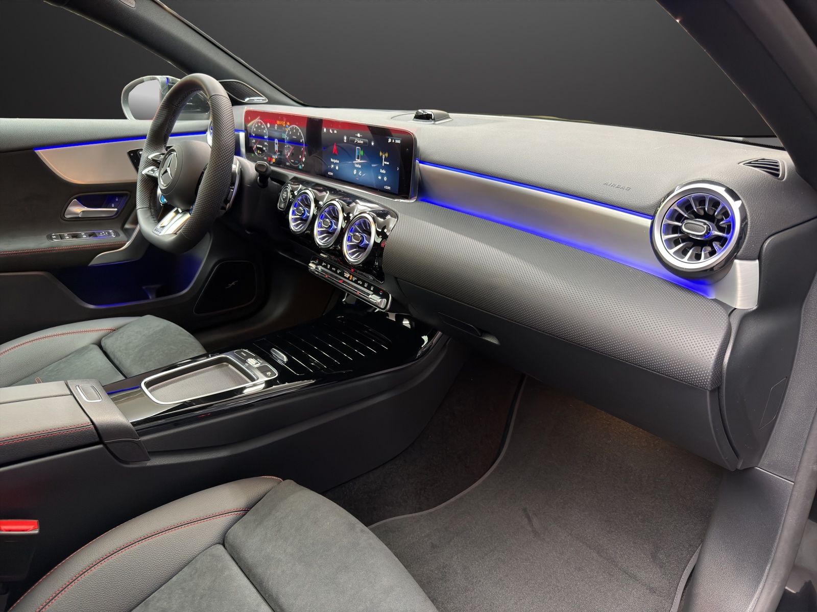 MERCEDES-BENZ AMG A 35 4MATIC Kompaktlimousine-image-7