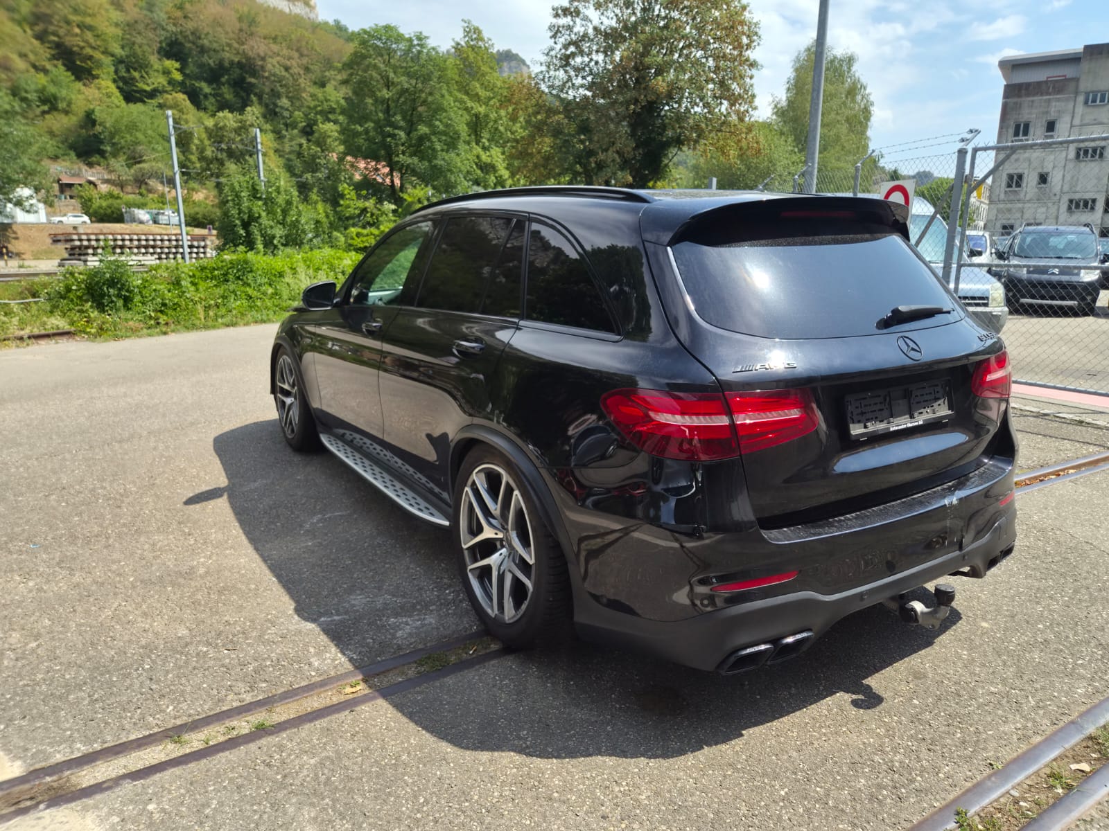 MERCEDES-BENZ GLC 63 S AMG 4Matic+ 9G-Tronic-showroom-element-3