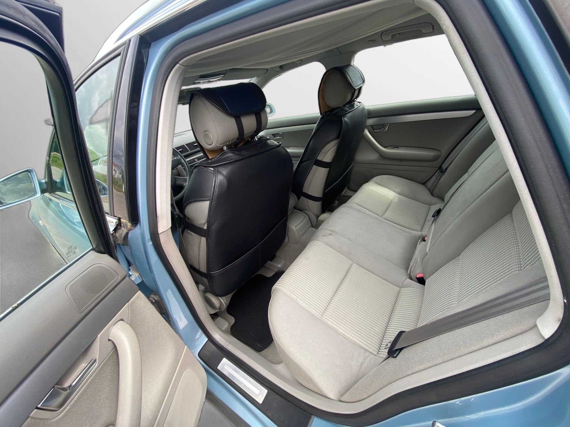 AUDI A4 Avant 2.5 TDI multitronic-image-16