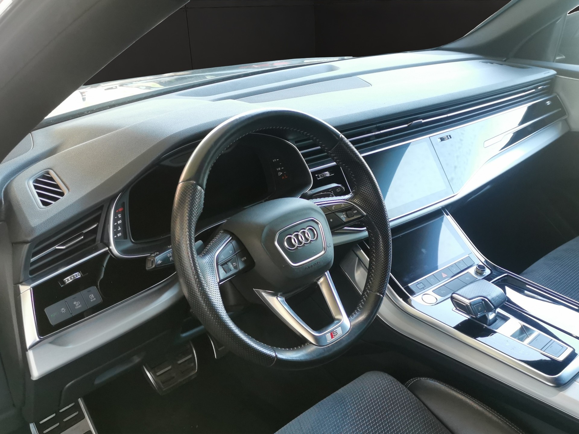 AUDI Q8 45 TDI quattro tiptronic-image-12