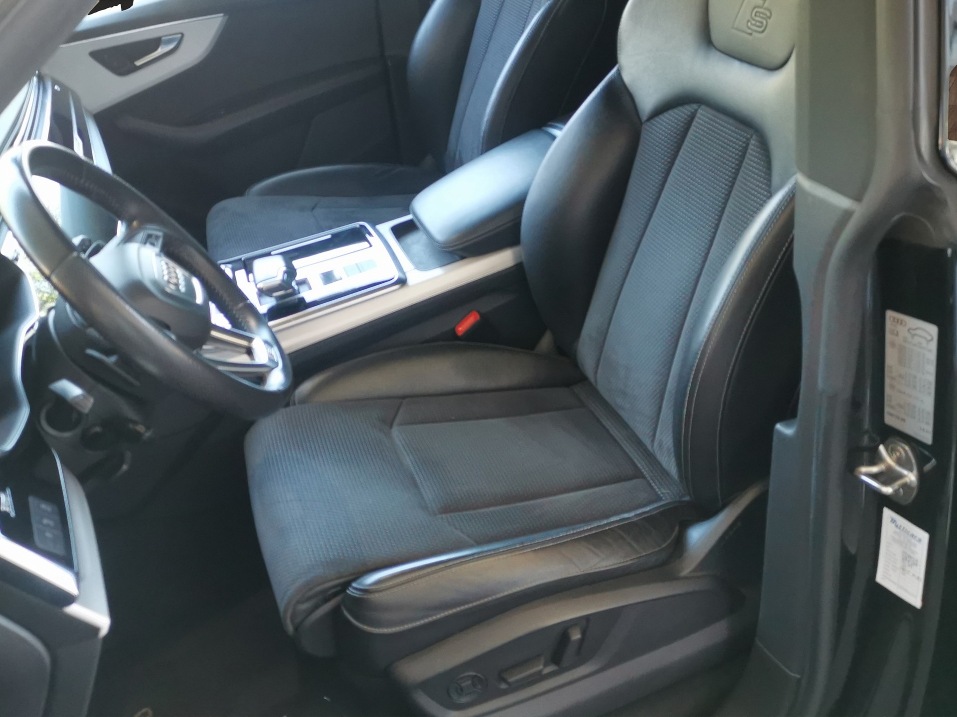 AUDI Q8 45 TDI quattro tiptronic-image-13