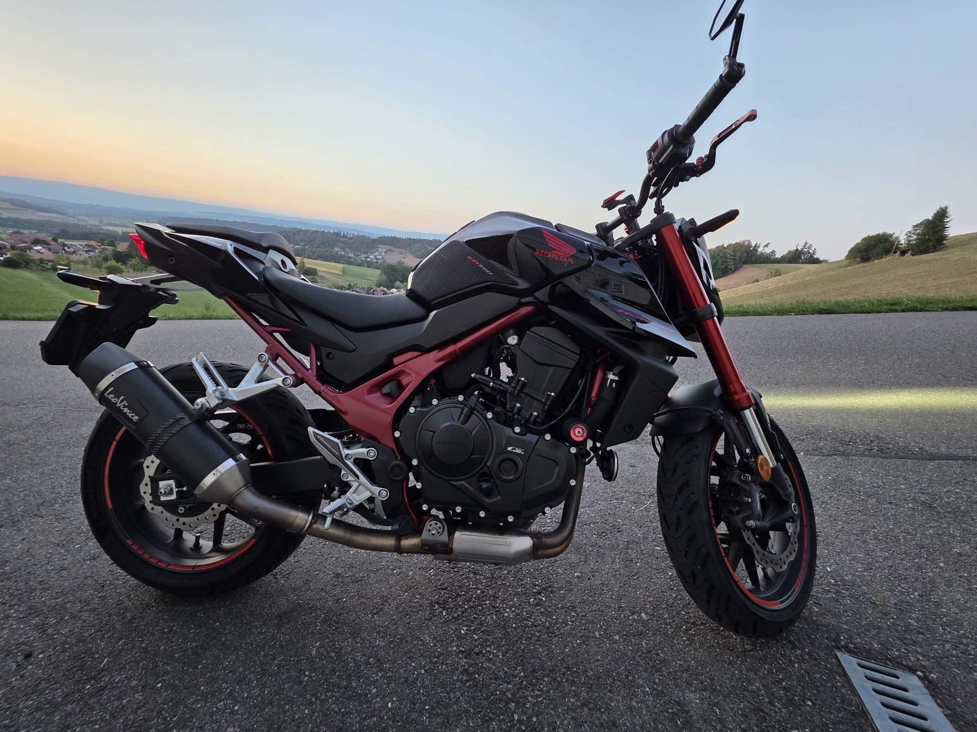 HONDA CB 750 Hornet-image-0