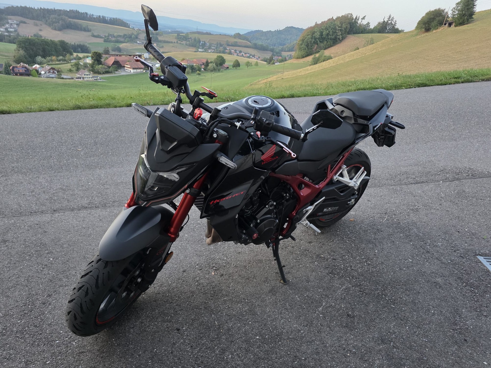 HONDA CB 750 Hornet-image-1