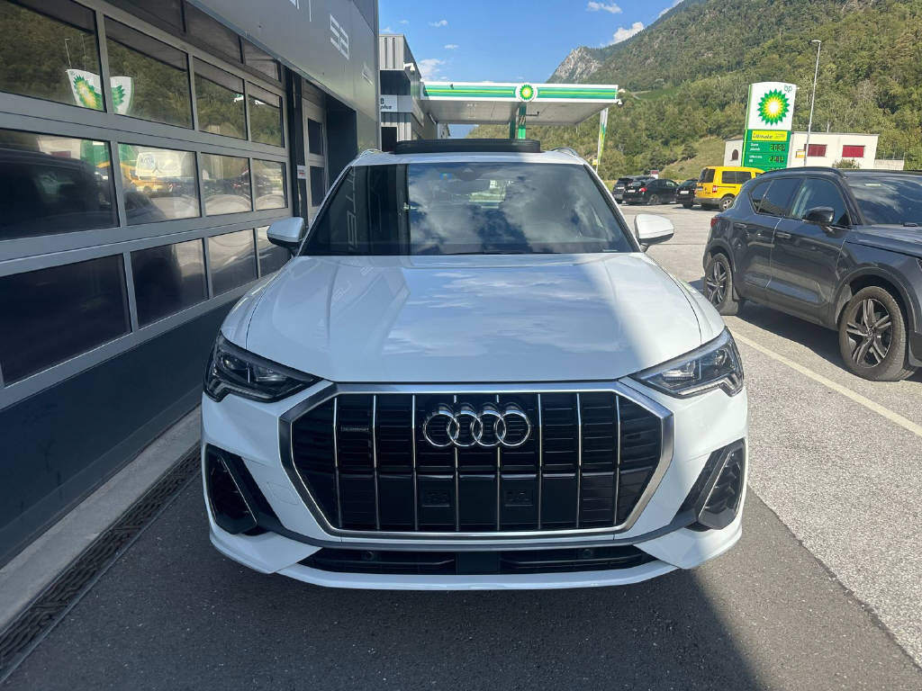 AUDI Q3 2.0 40 TFSI S line quattro S-Tronic-showroom-element-2