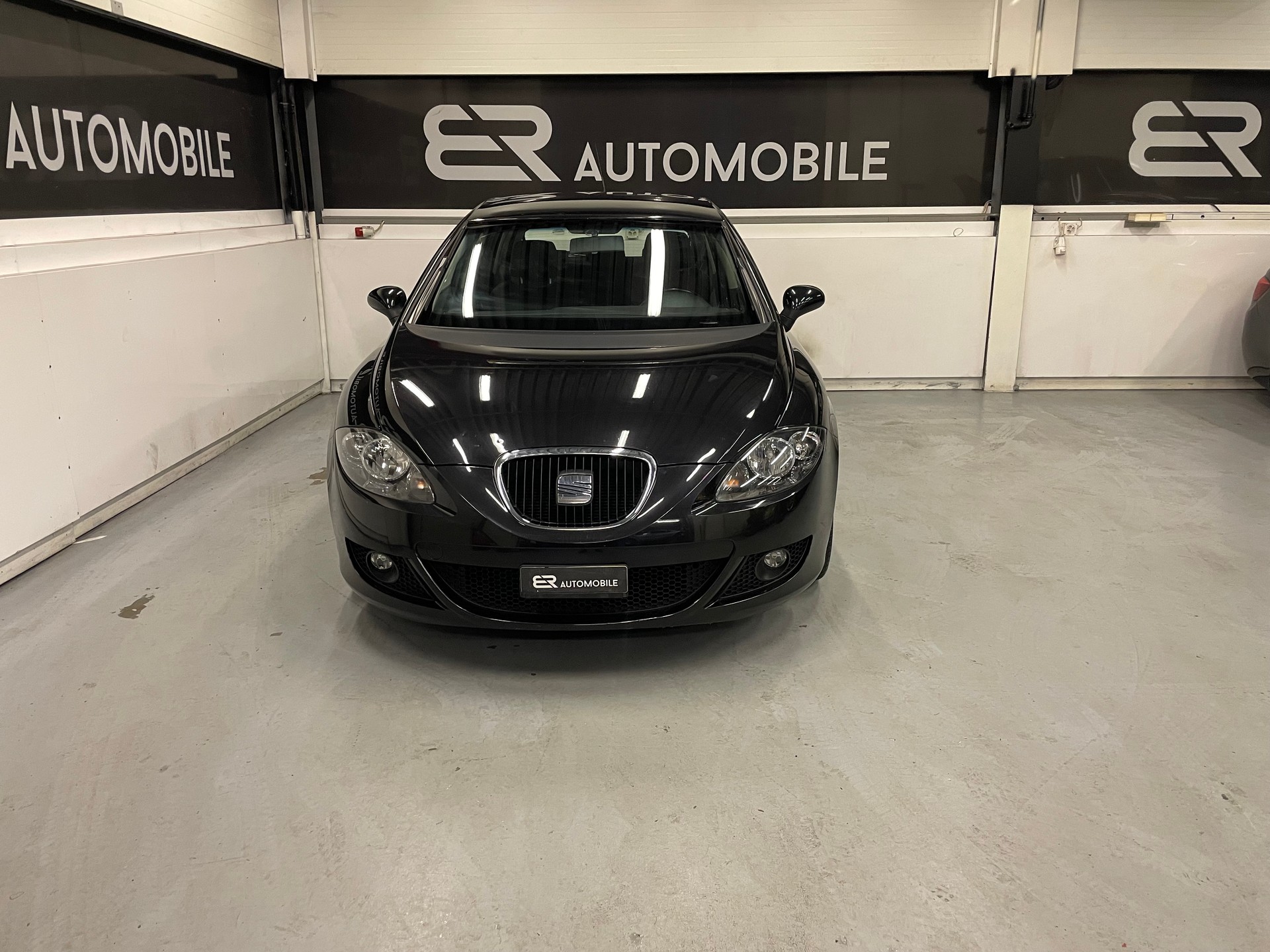 SEAT Leon 2.0 FSI T Stylance-image-2