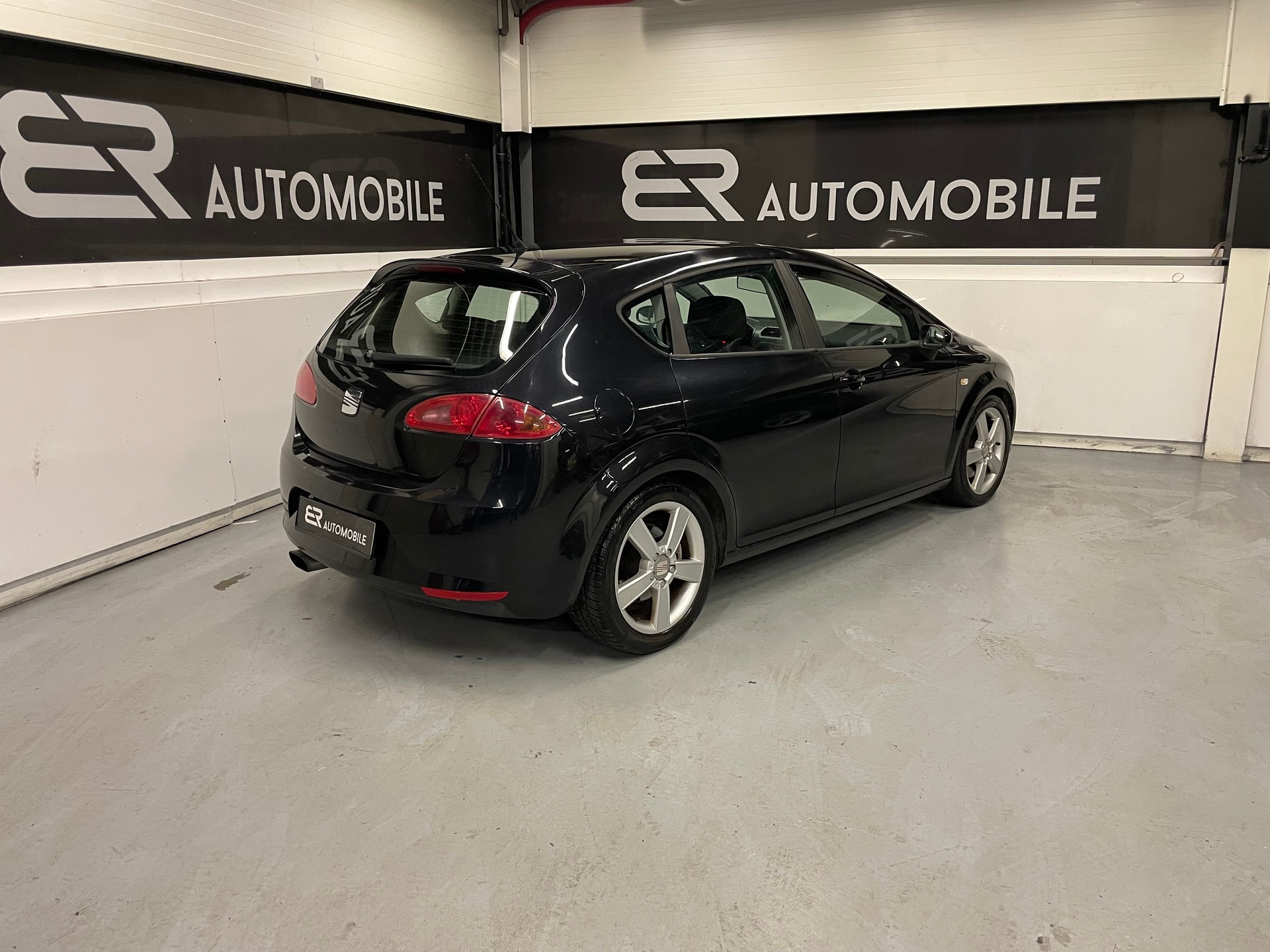 SEAT Leon 2.0 FSI T Stylance-image-5