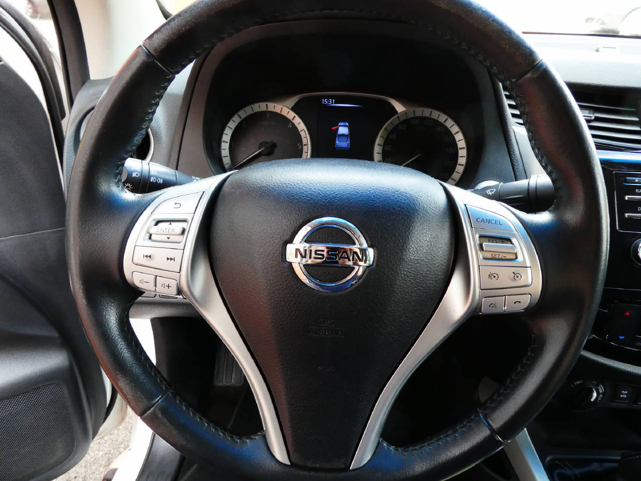 NISSAN Navara 2.3 dCi Double Cab N-Connecta-image-11