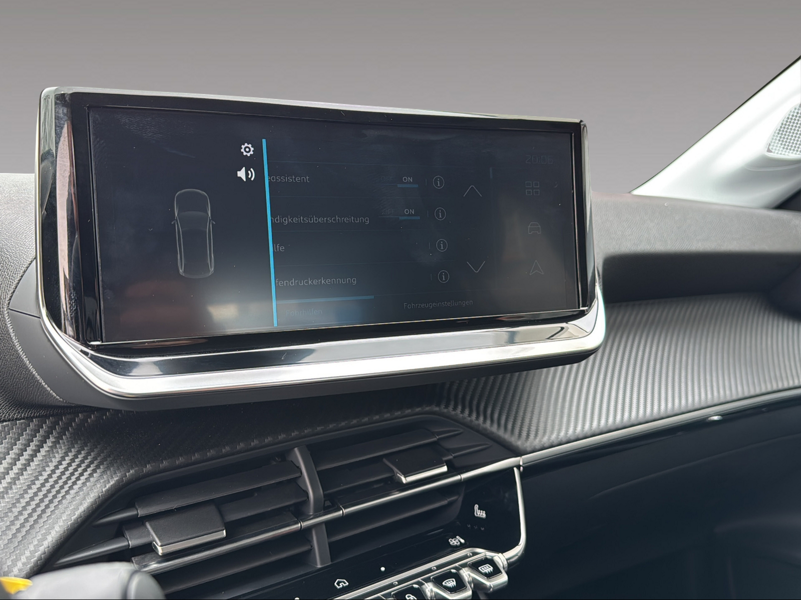 PEUGEOT 208 1.2 Hybrid Style-image-7