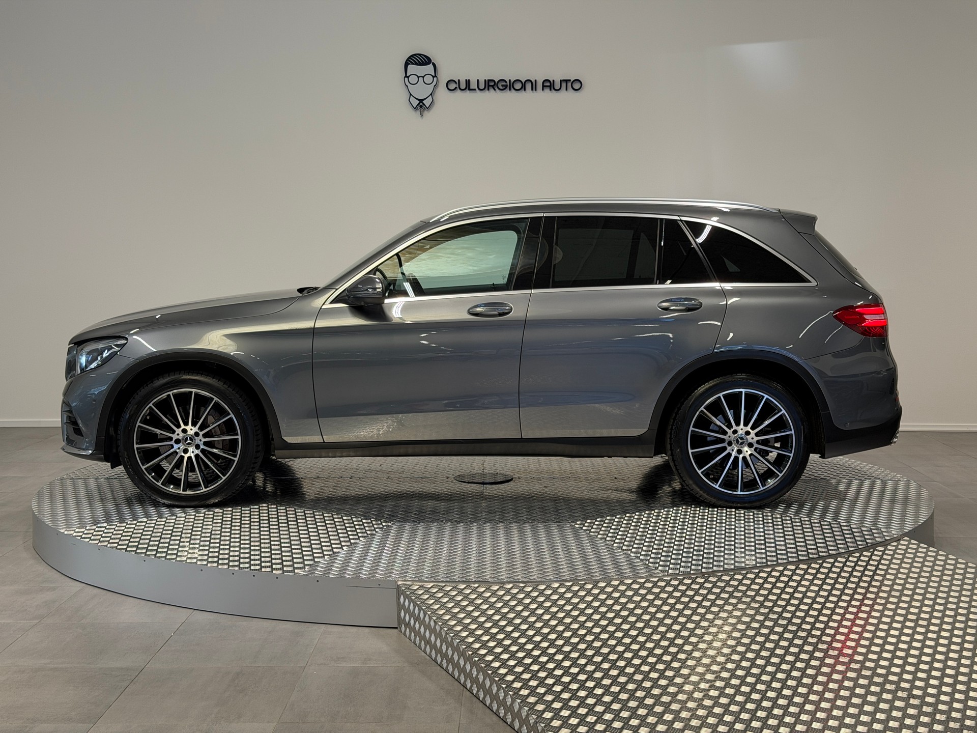 MERCEDES-BENZ GLC 250 d AMG Line 4Matic 9G-Tronic-showroom-element-1