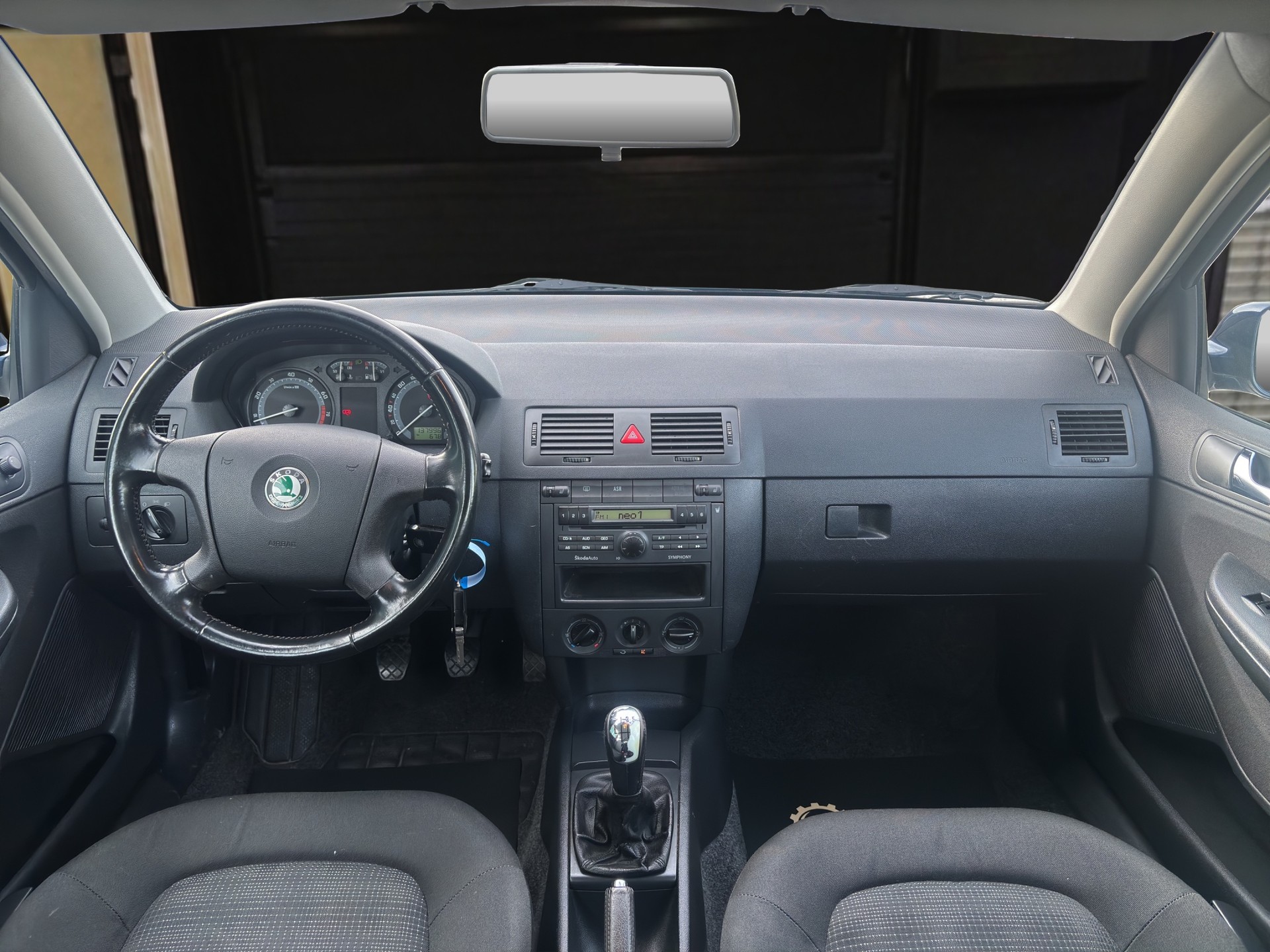 SKODA Fabia 1.4 16V Elegance-image-10