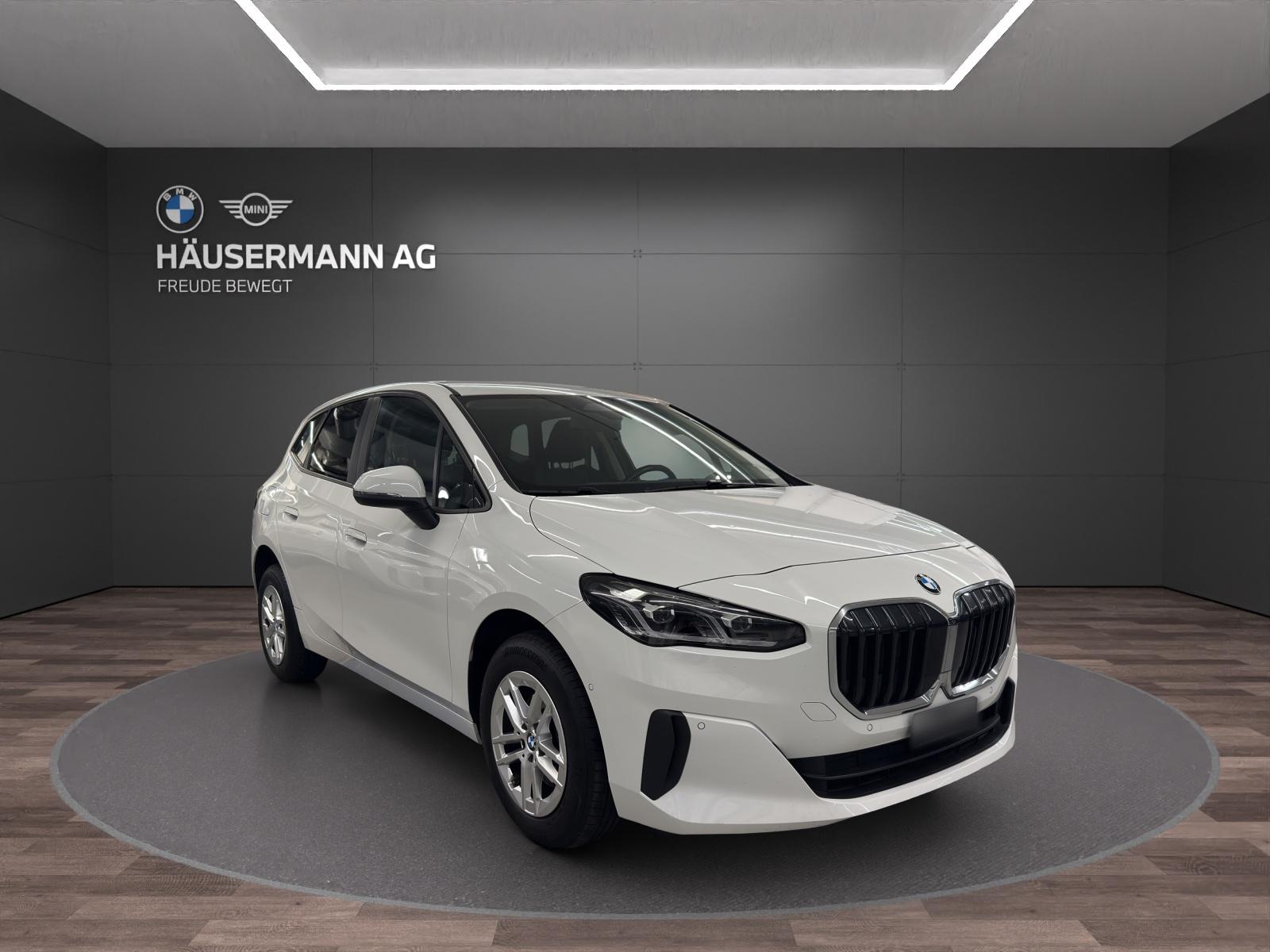 BMW 218d Active Tourer-showroom-element-2