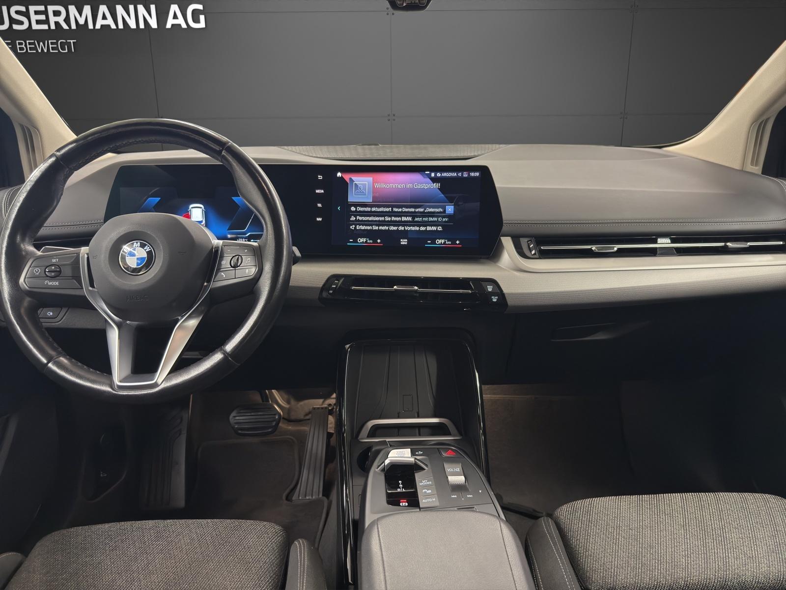 BMW 218d Active Tourer-image-7