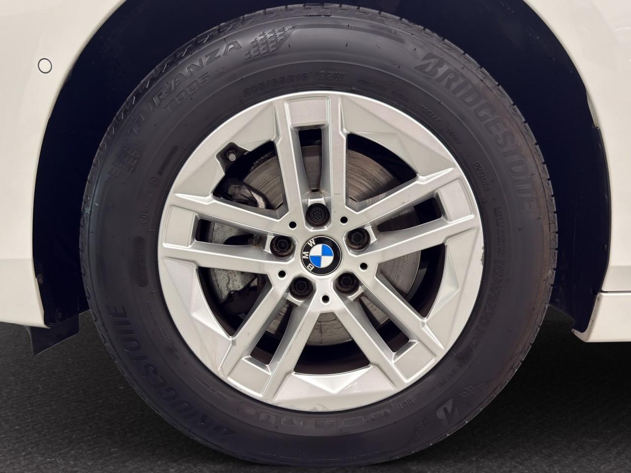 BMW 218d Active Tourer-image-8