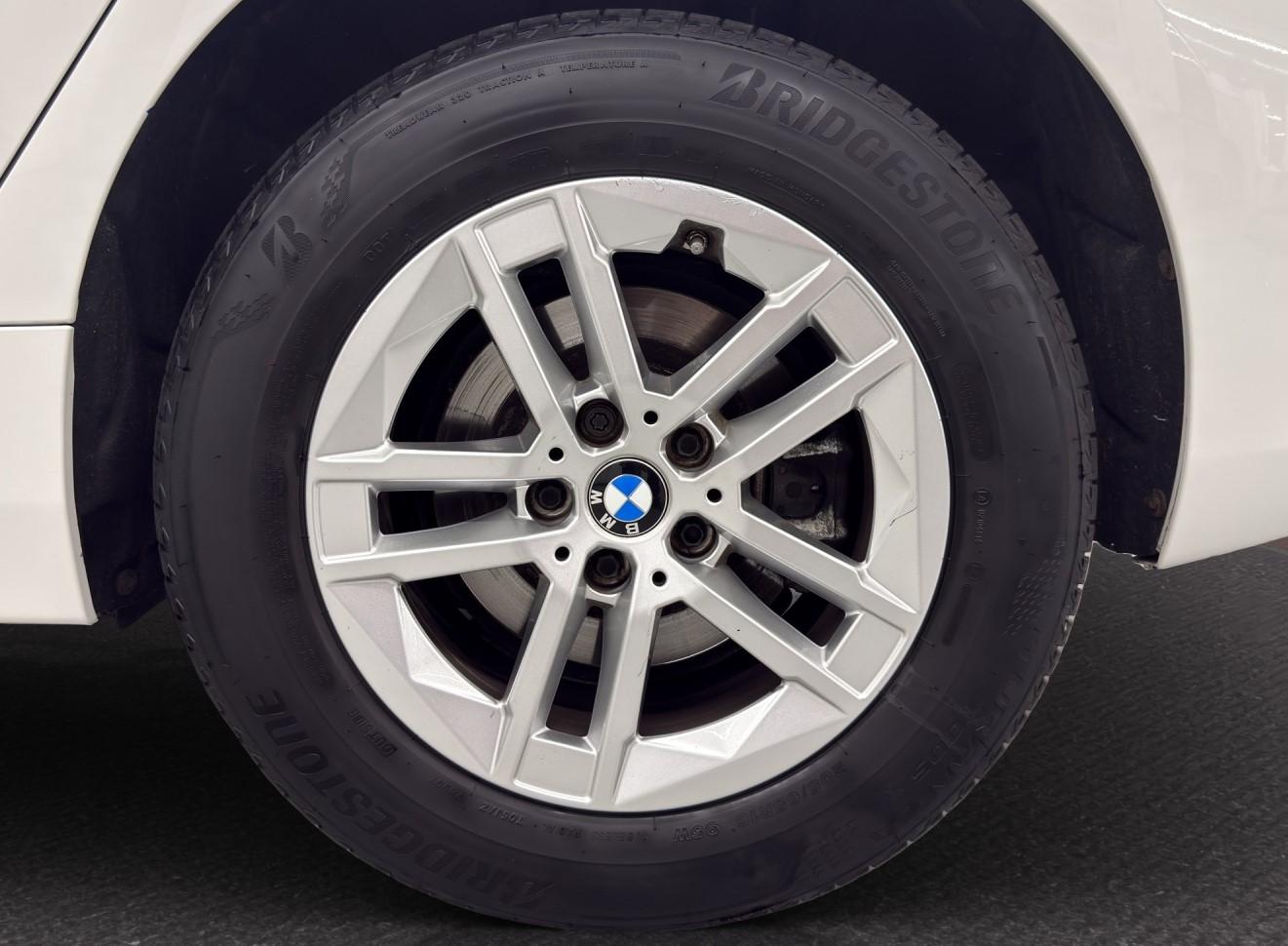 BMW 218d Active Tourer-image-9
