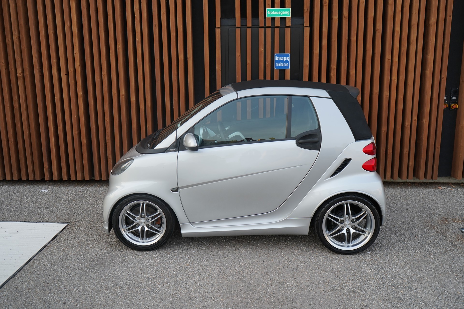 SMART FORTWO BRABUS XCLUSIVE SOFTOUCH l 102 PS-showroom-element-3