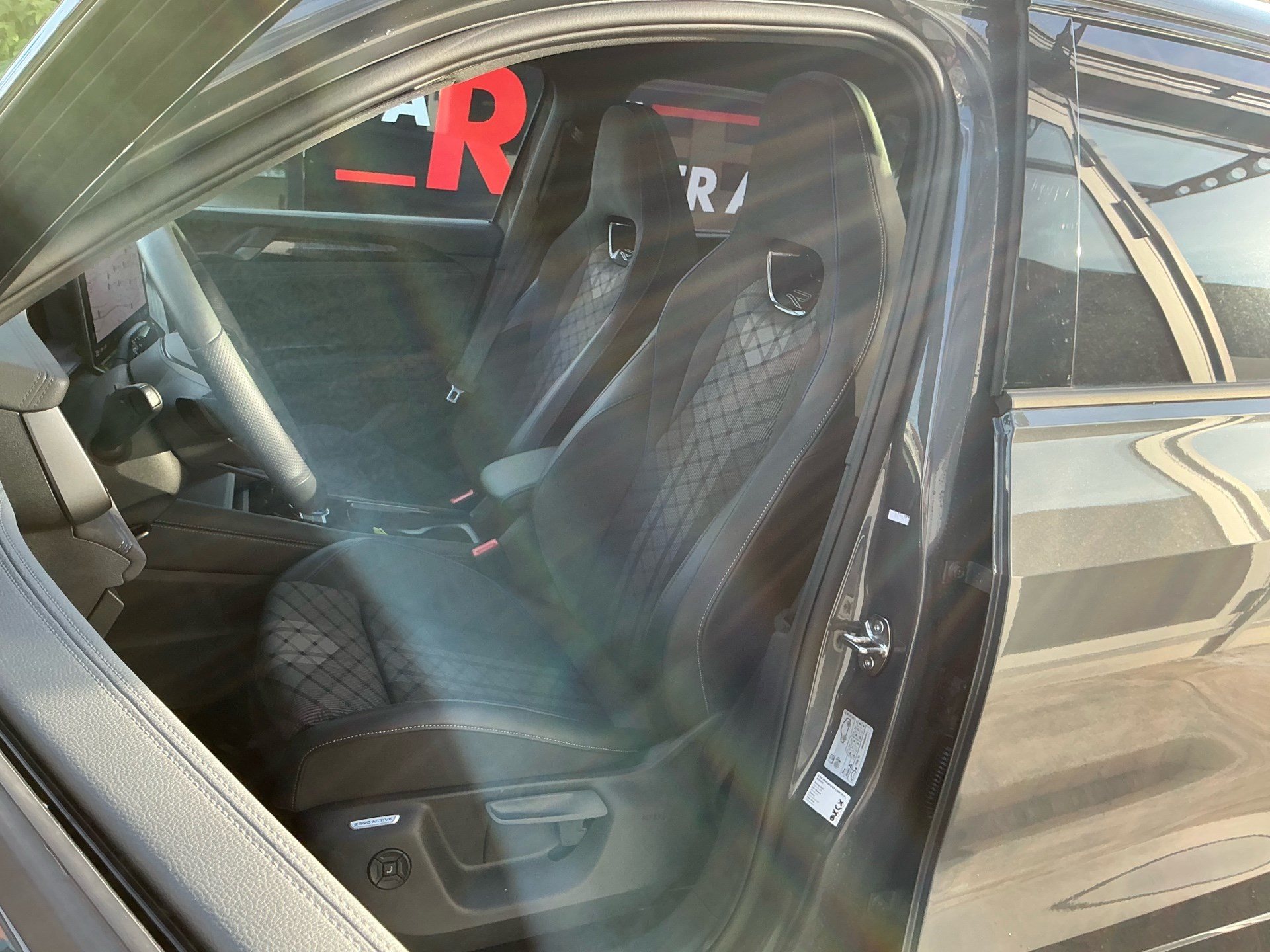 VW Tayron 2.0 TDI 193 PS 4Motion R-Line *** 360° KAMERA & ANHÄNGERKUPPLUNG ***-image-7