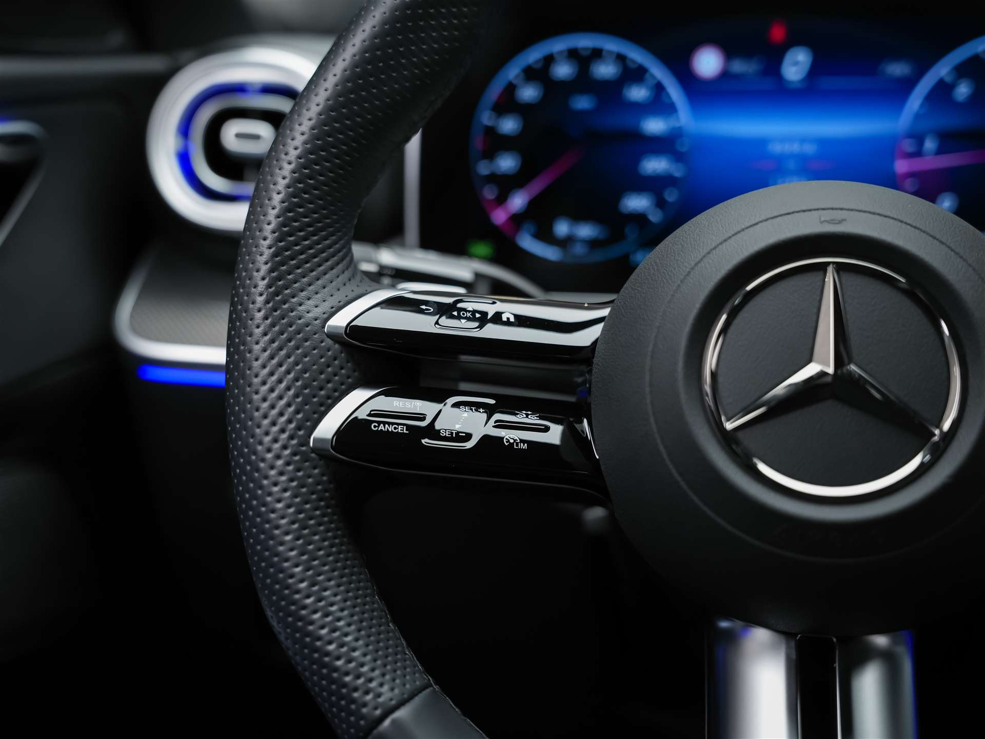 MERCEDES-BENZ C 300 d Limo AMG Premium *20" Felgen*Werksgarantie*DIGITAL LIGHT*360° Kamera*-image-27