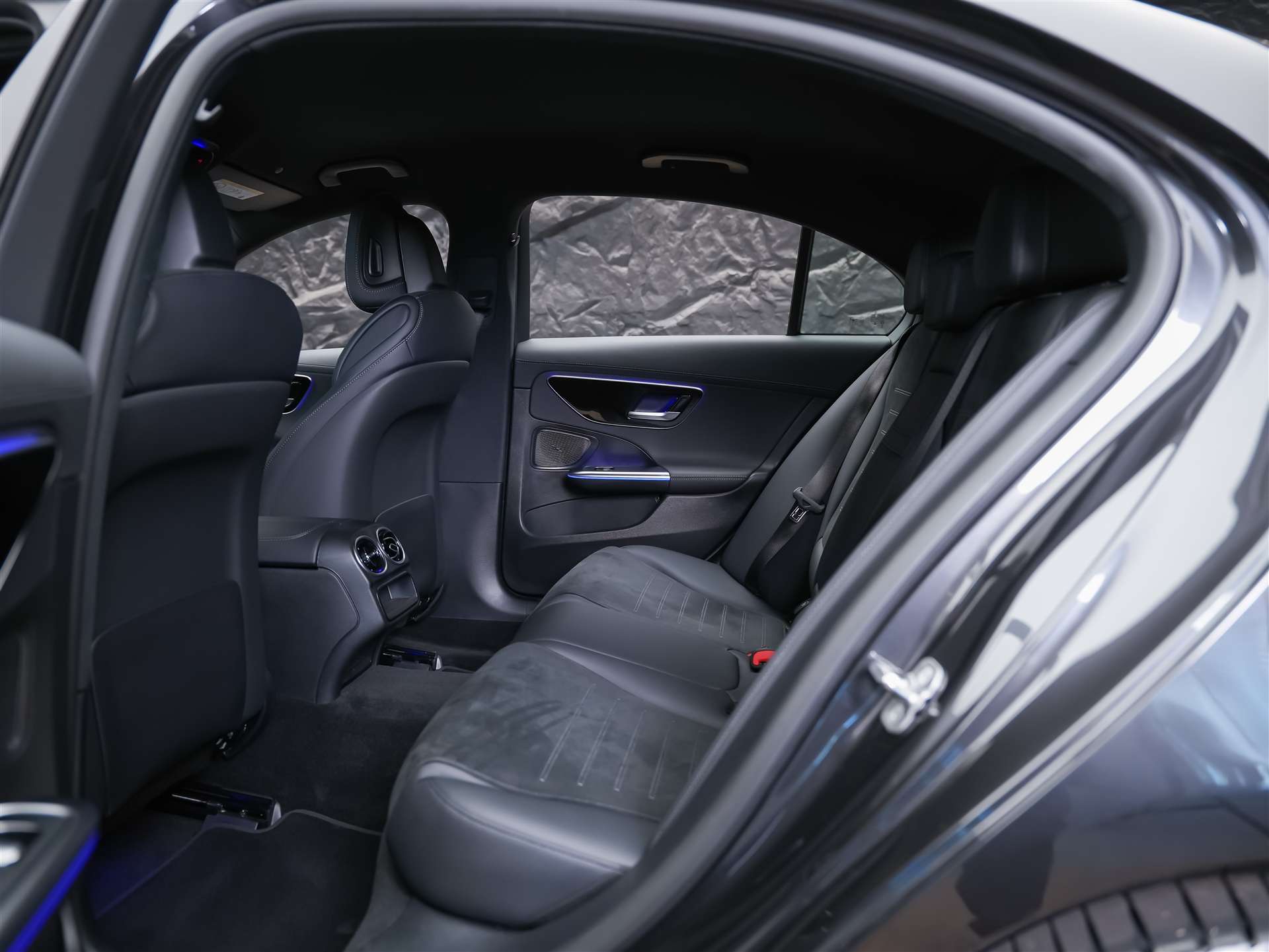 MERCEDES-BENZ C 300 d AMG Line *20" Felgen*Werksgarantie*DIGITAL LIGHT*360° Kamera*-image-11