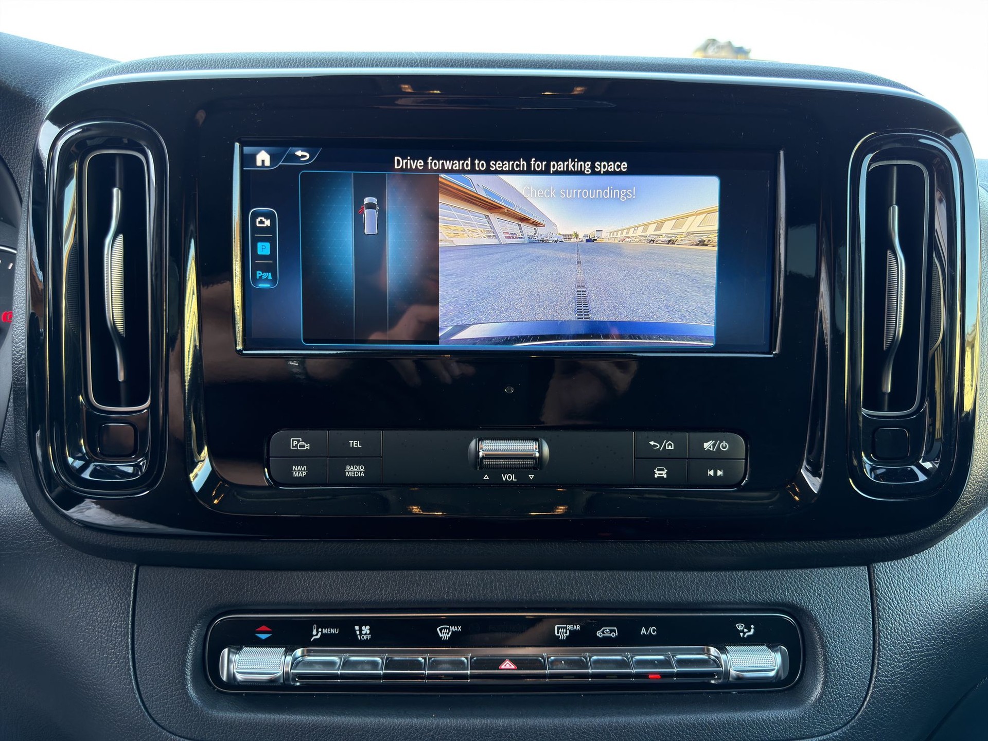 MERCEDES-BENZ Vito 116 CDI Base Tourer 4Matic 9G-Tronic-image-17